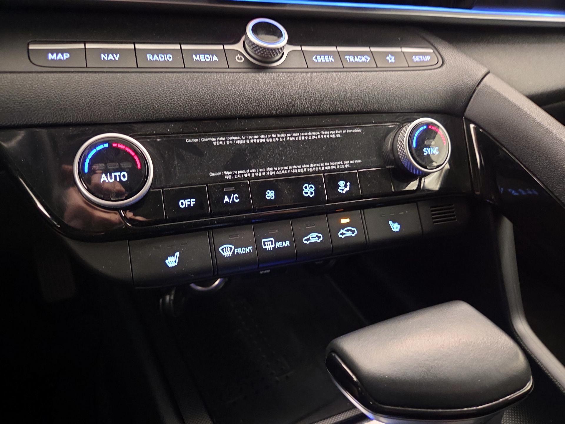 Thumbnail: 2022 Hyundai Elantra - 17