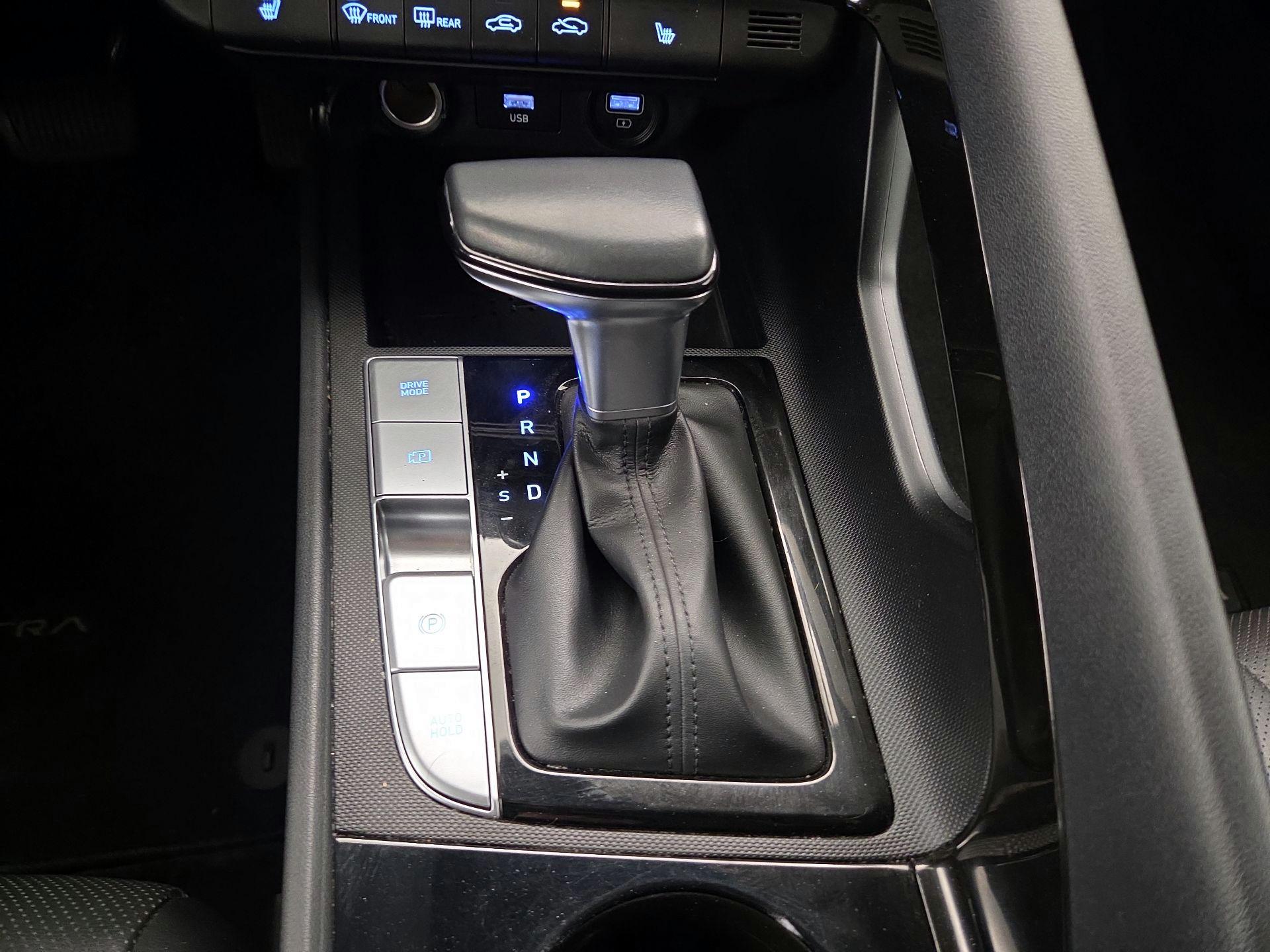 Thumbnail: 2022 Hyundai Elantra - 18