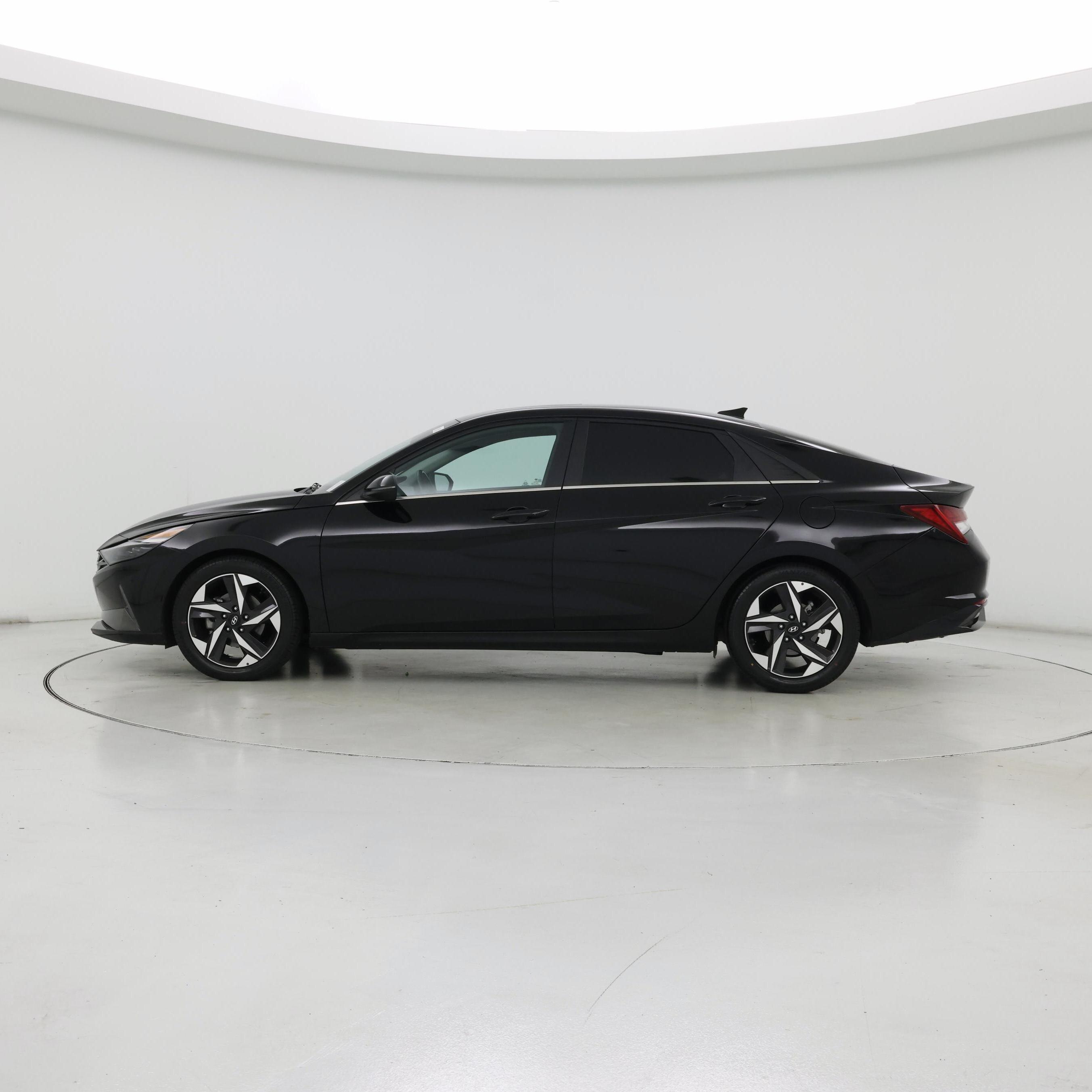 Thumbnail: 2022 Hyundai Elantra - 3