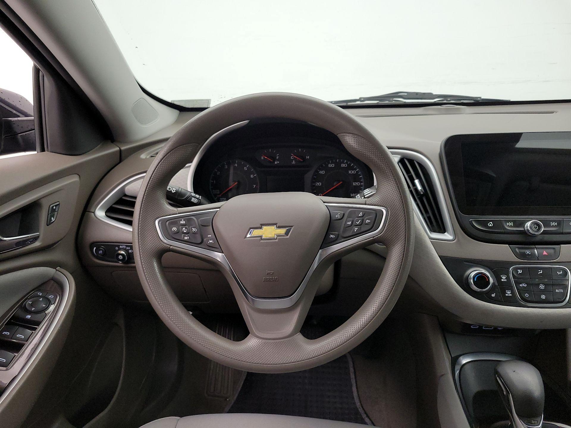 Thumbnail: 2023 Chevrolet Malibu - 10