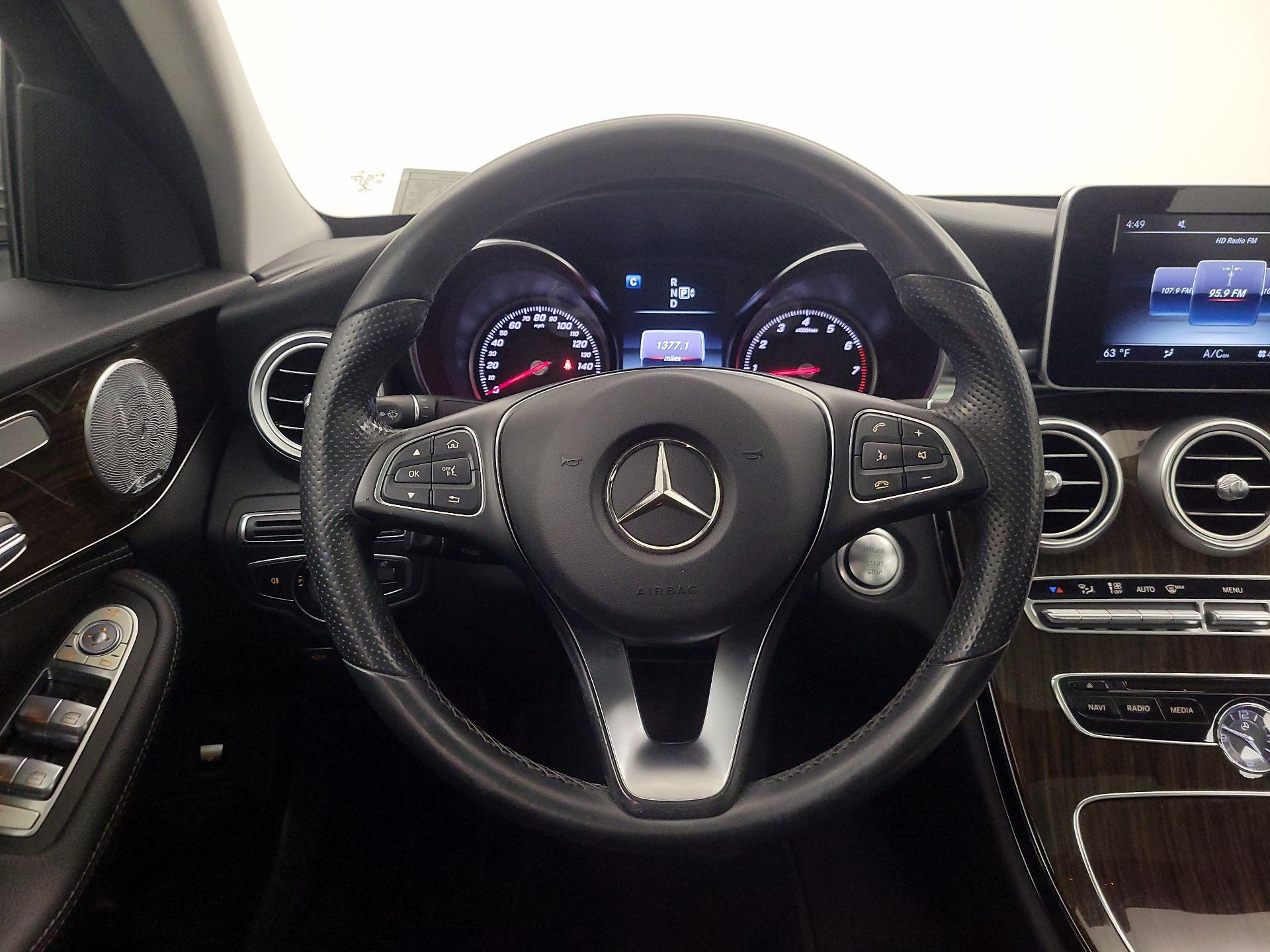 Thumbnail: 2015 Mercedes-Benz C-Class - 10
