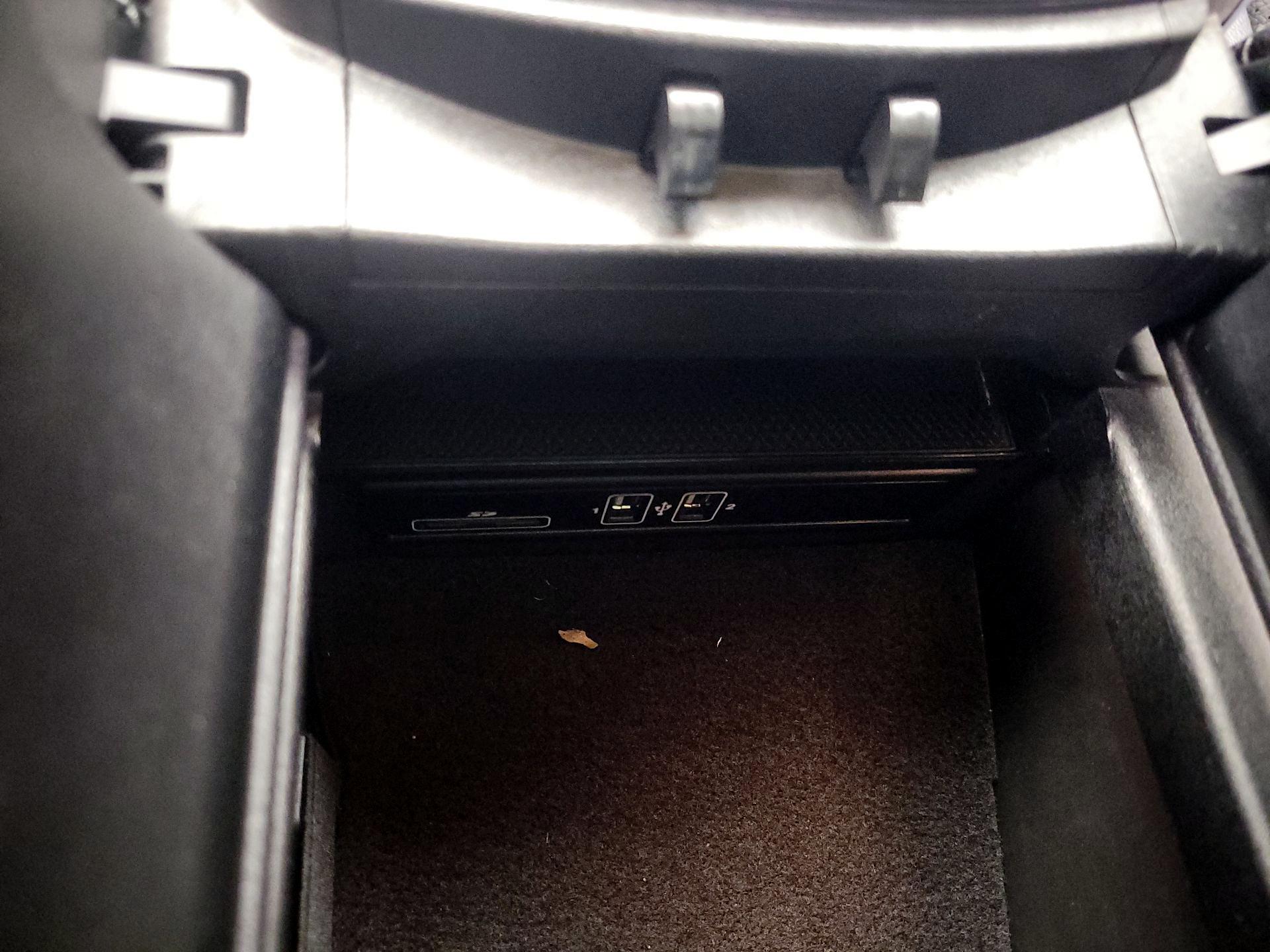 Thumbnail: 2015 Mercedes-Benz C-Class - 18