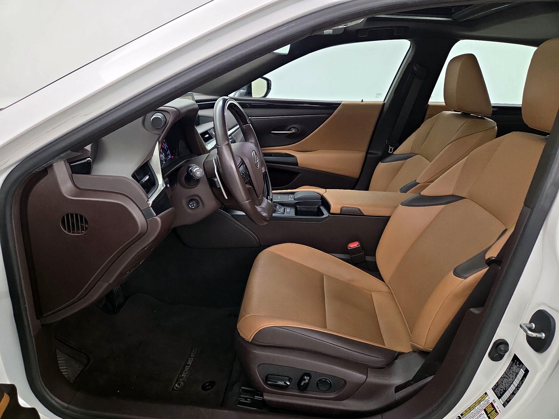 Thumbnail: 2021 Lexus ES - 11