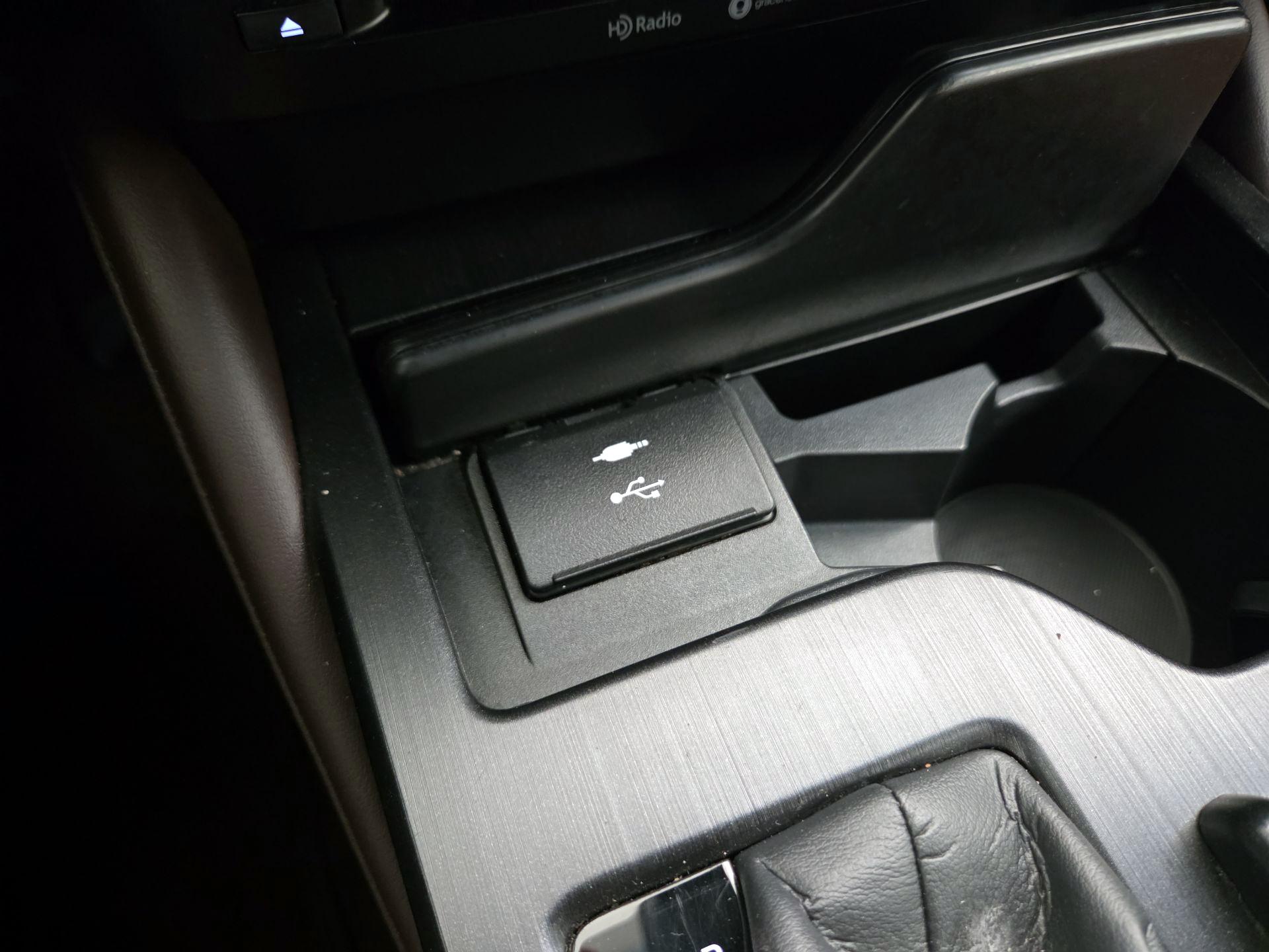 Thumbnail: 2021 Lexus ES - 18