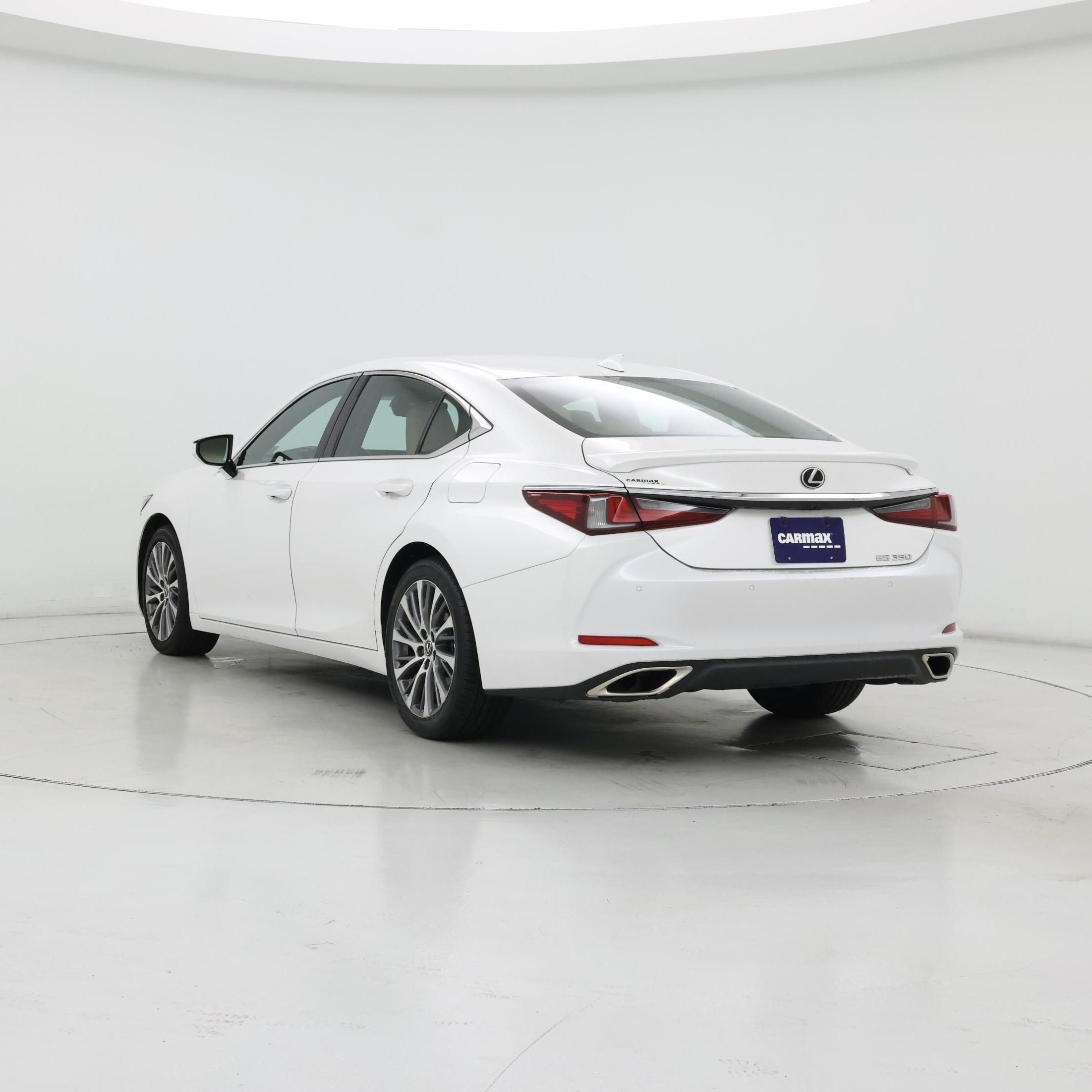 Thumbnail: 2021 Lexus ES - 2