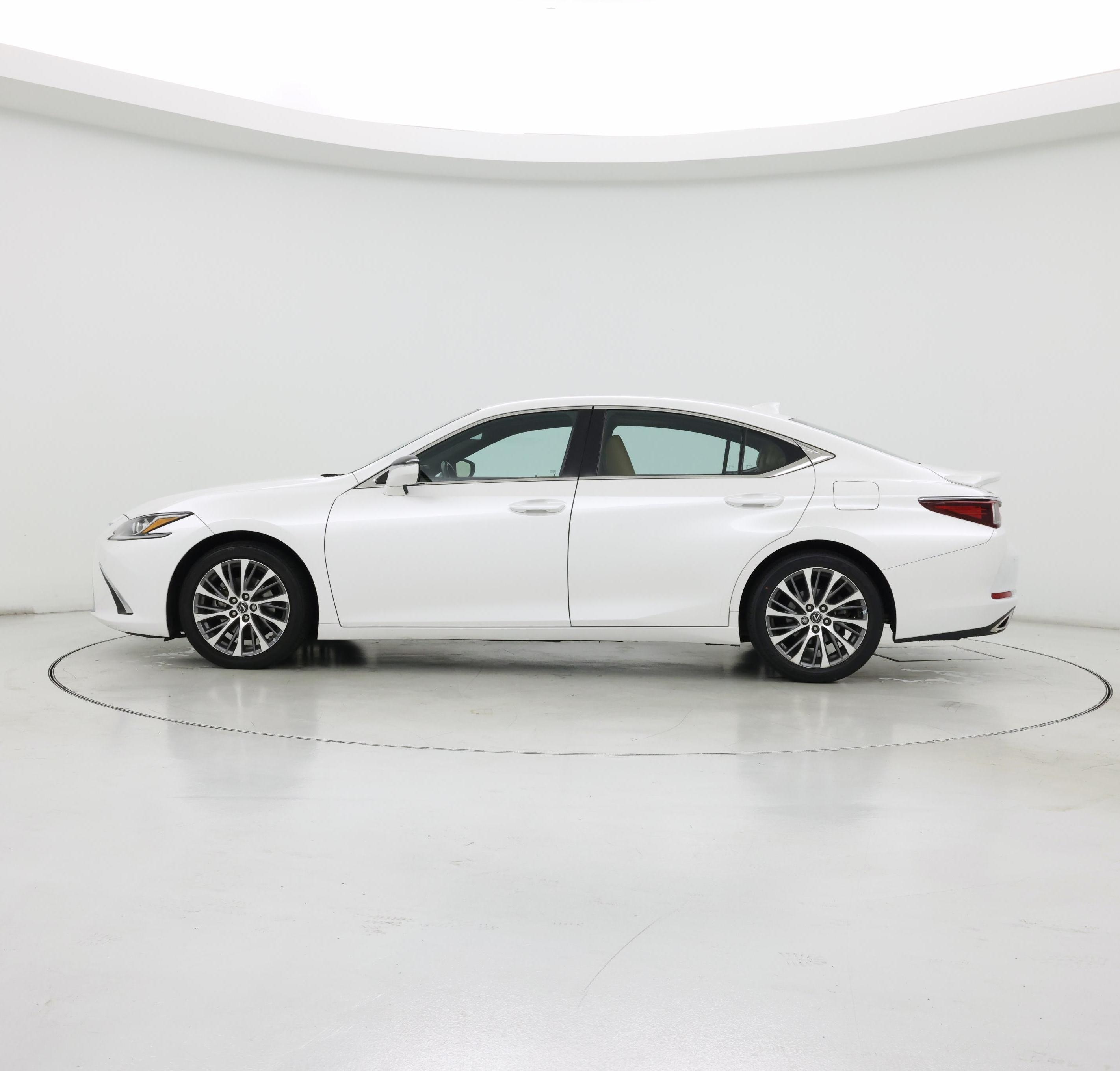 Thumbnail: 2021 Lexus ES - 3