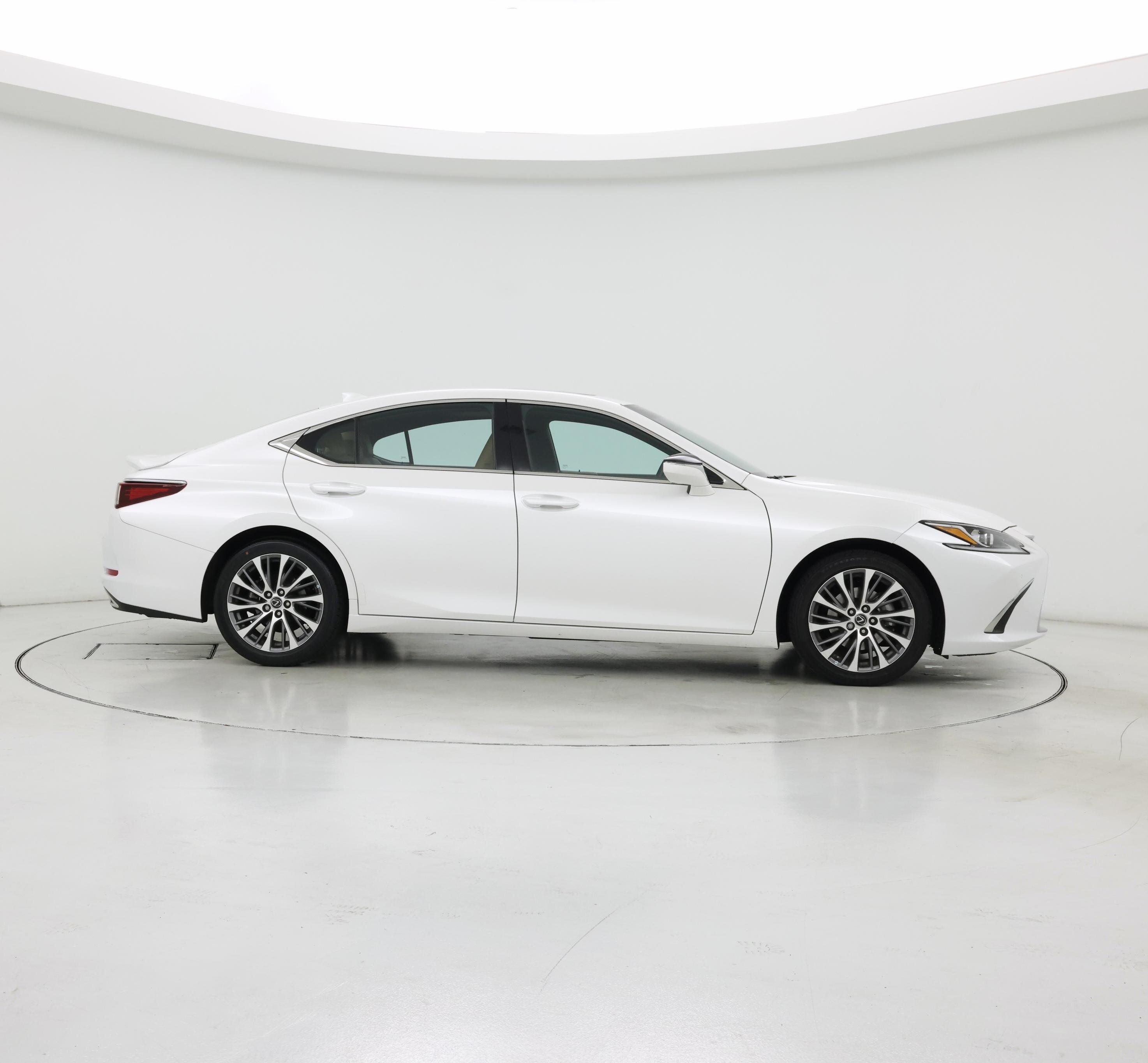 Thumbnail: 2021 Lexus ES - 7