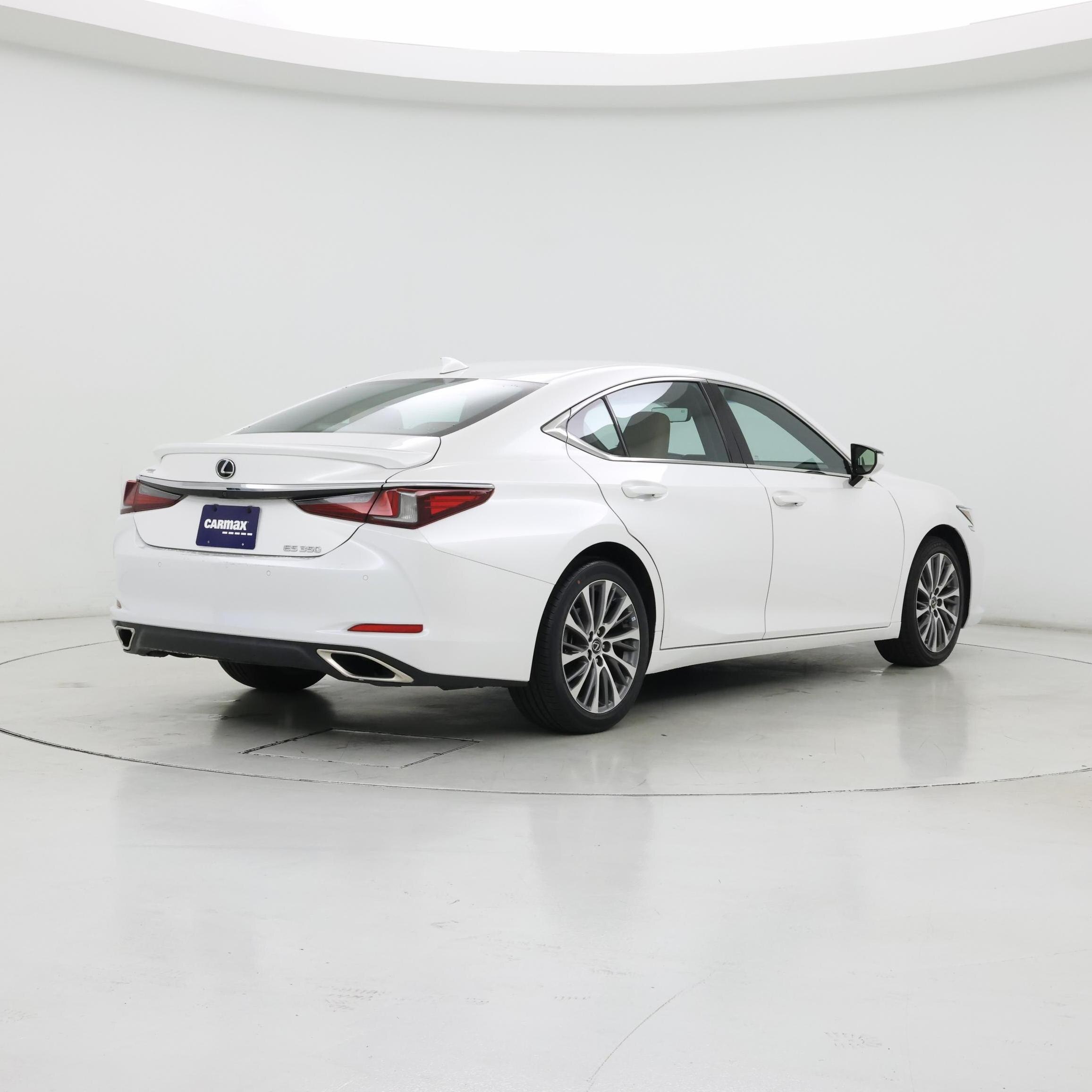 Thumbnail: 2021 Lexus ES - 8