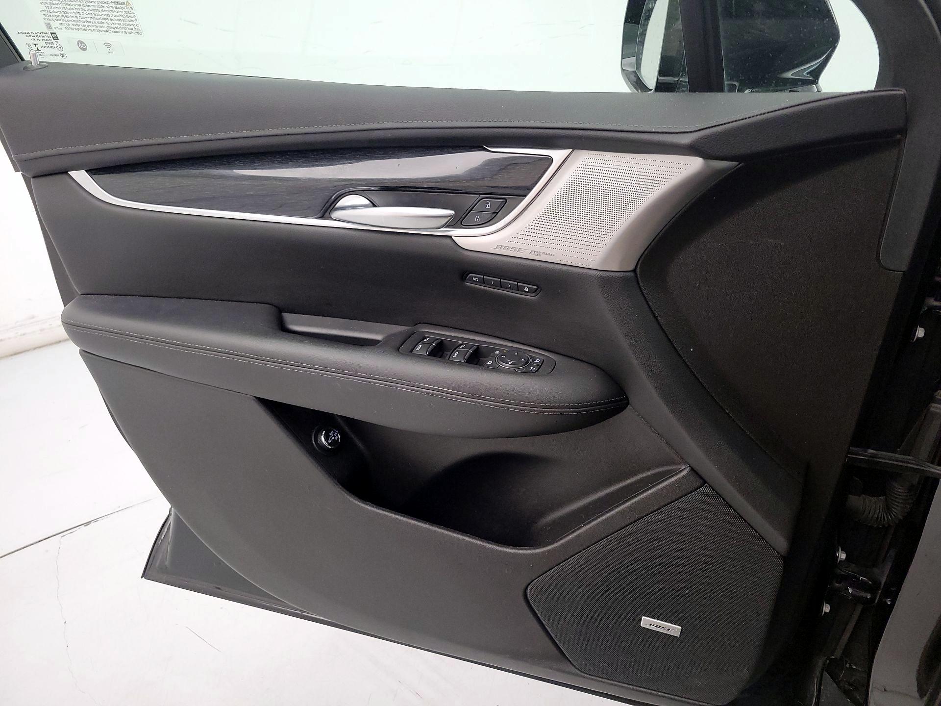 Thumbnail: 2023 Cadillac XT5 - 12