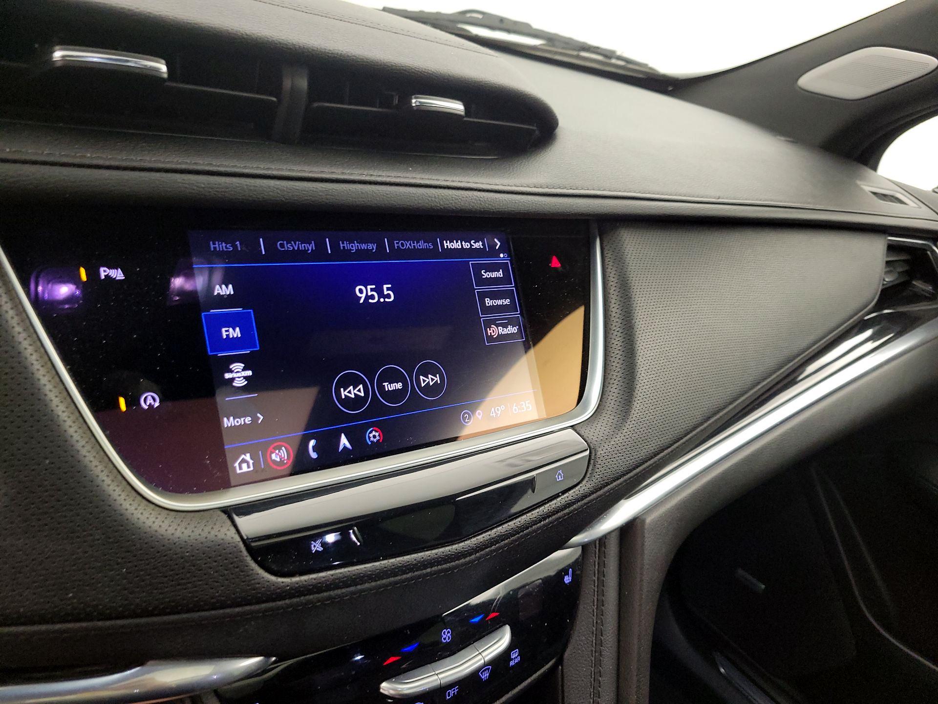 Thumbnail: 2023 Cadillac XT5 - 15