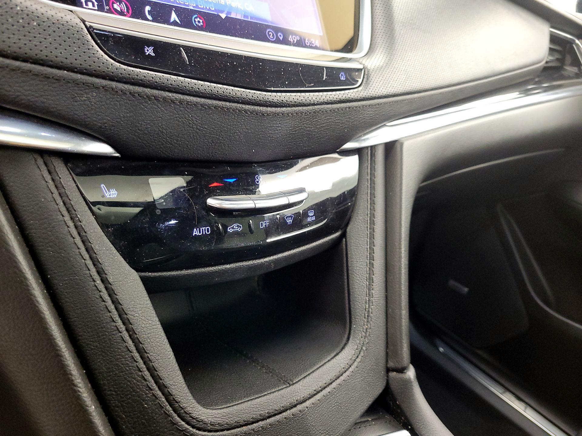 Thumbnail: 2023 Cadillac XT5 - 16