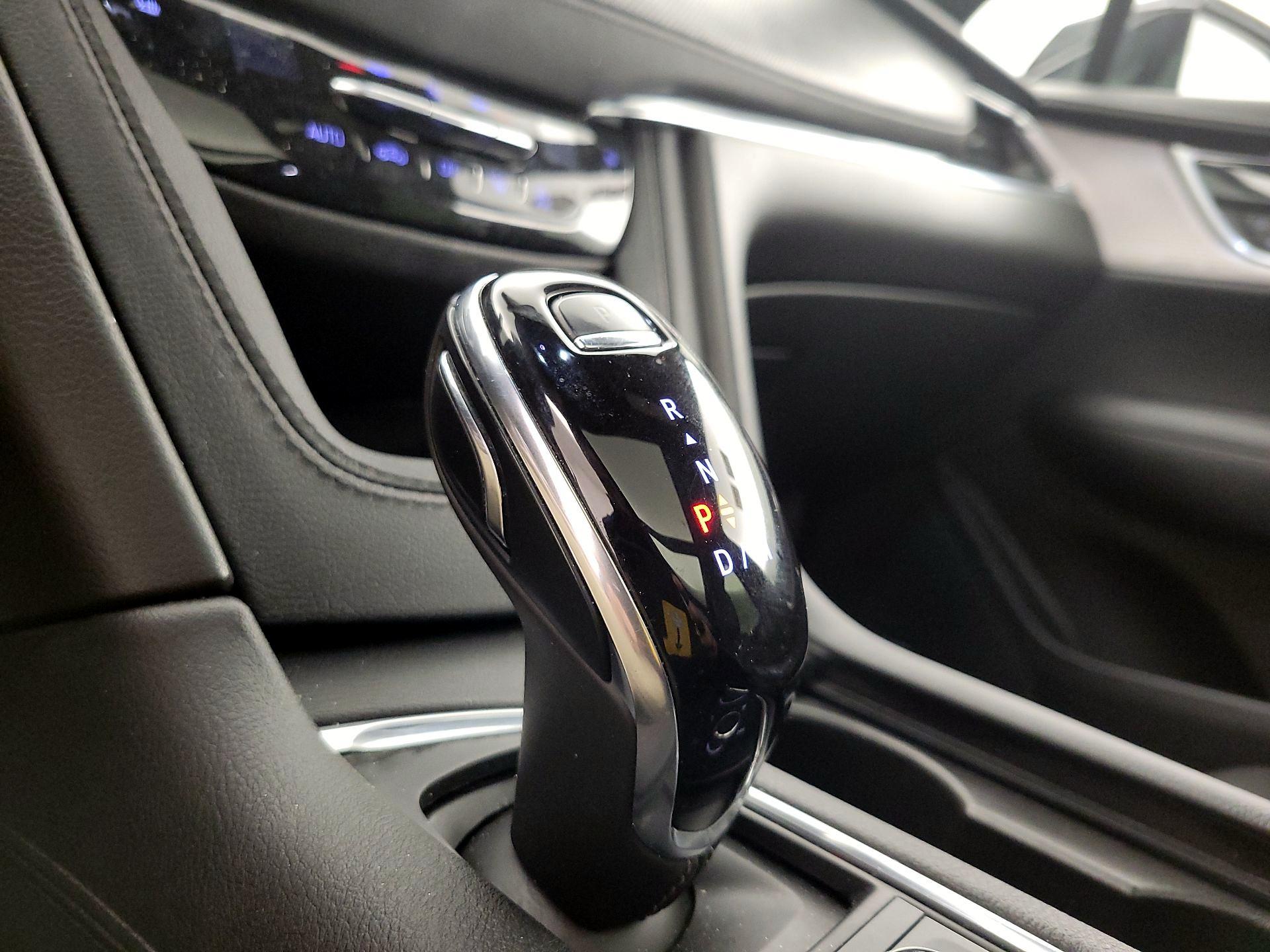 Thumbnail: 2023 Cadillac XT5 - 17