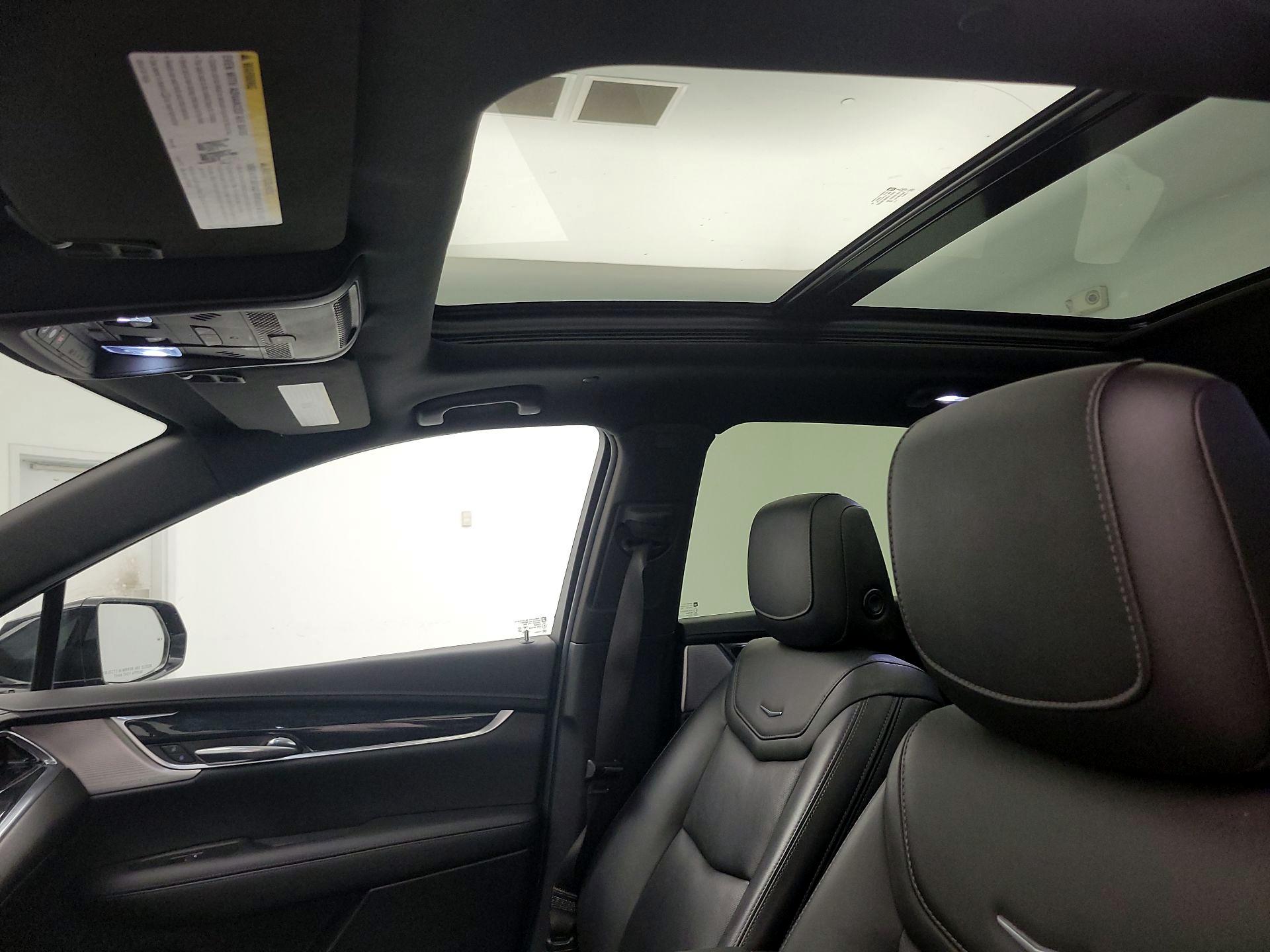 Thumbnail: 2023 Cadillac XT5 - 18