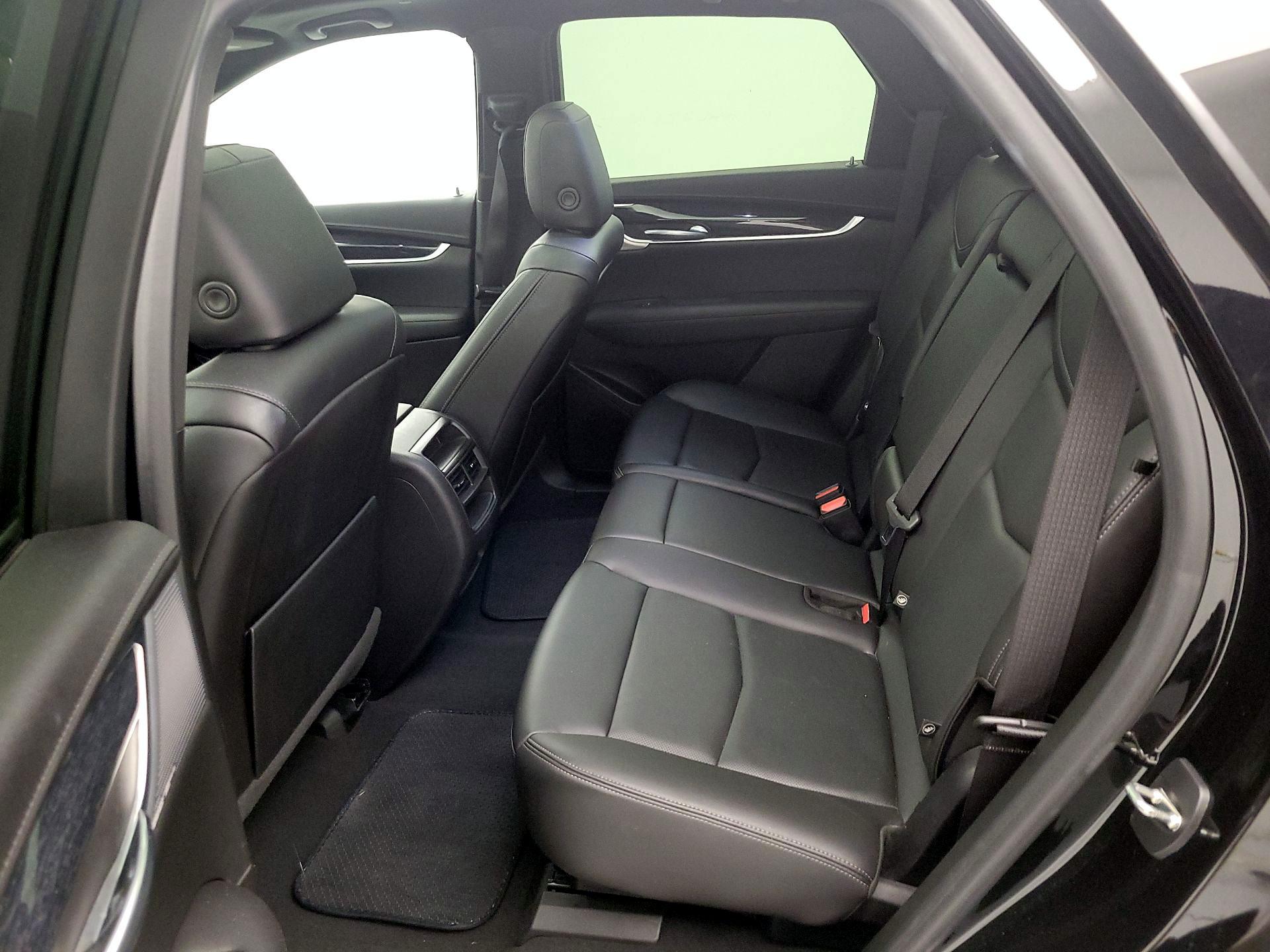 Thumbnail: 2023 Cadillac XT5 - 19