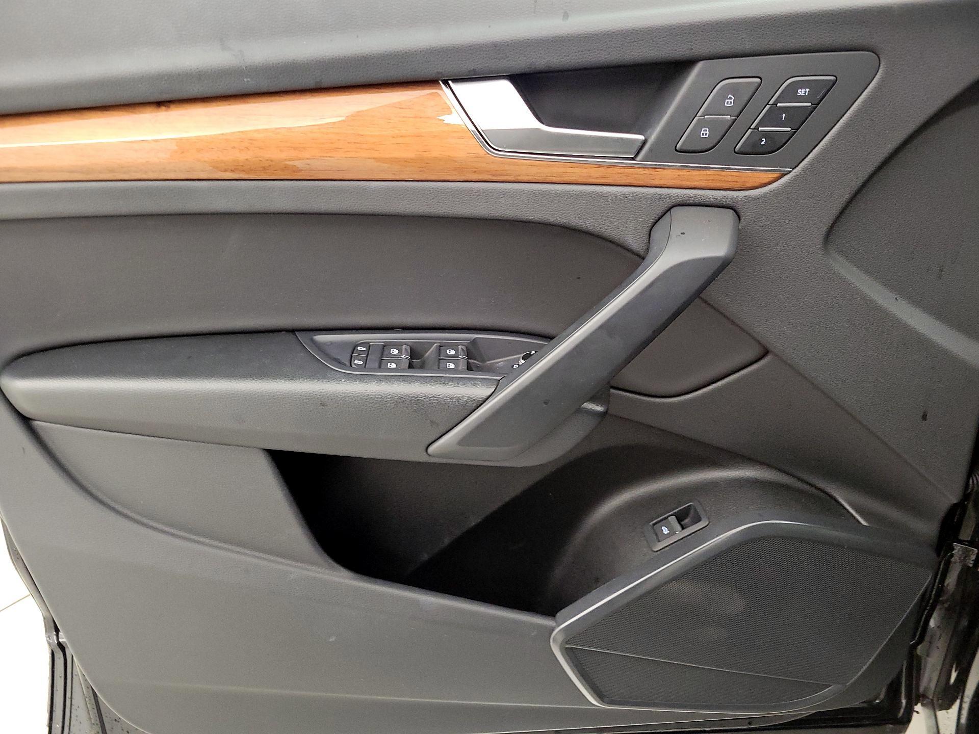 Thumbnail: 2023 Audi Q5 - 12