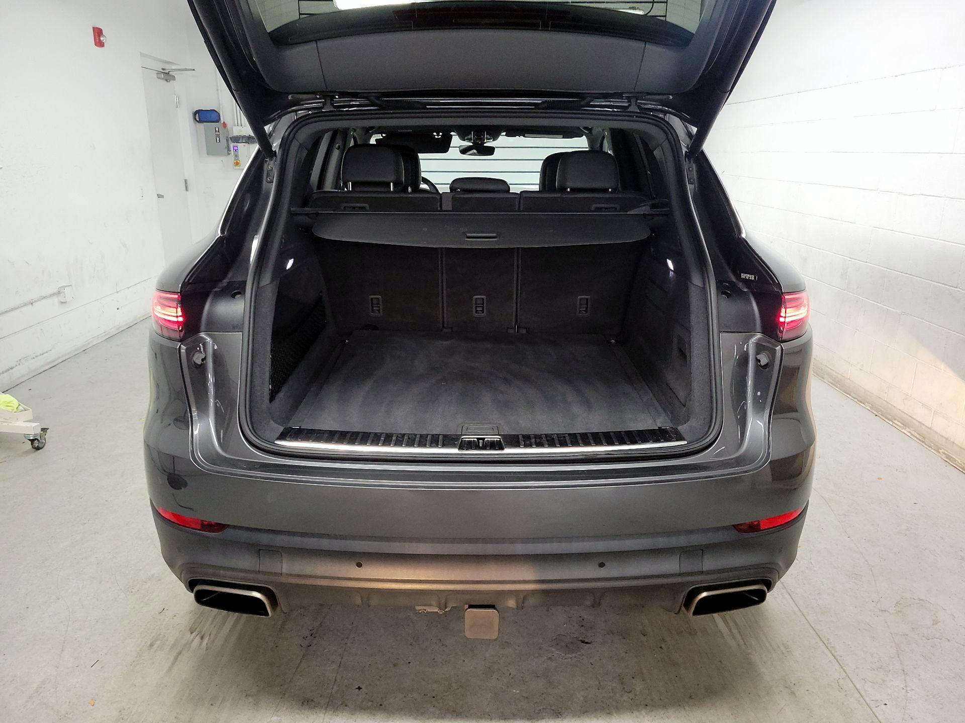 Thumbnail: 2021 Porsche Cayenne - 18