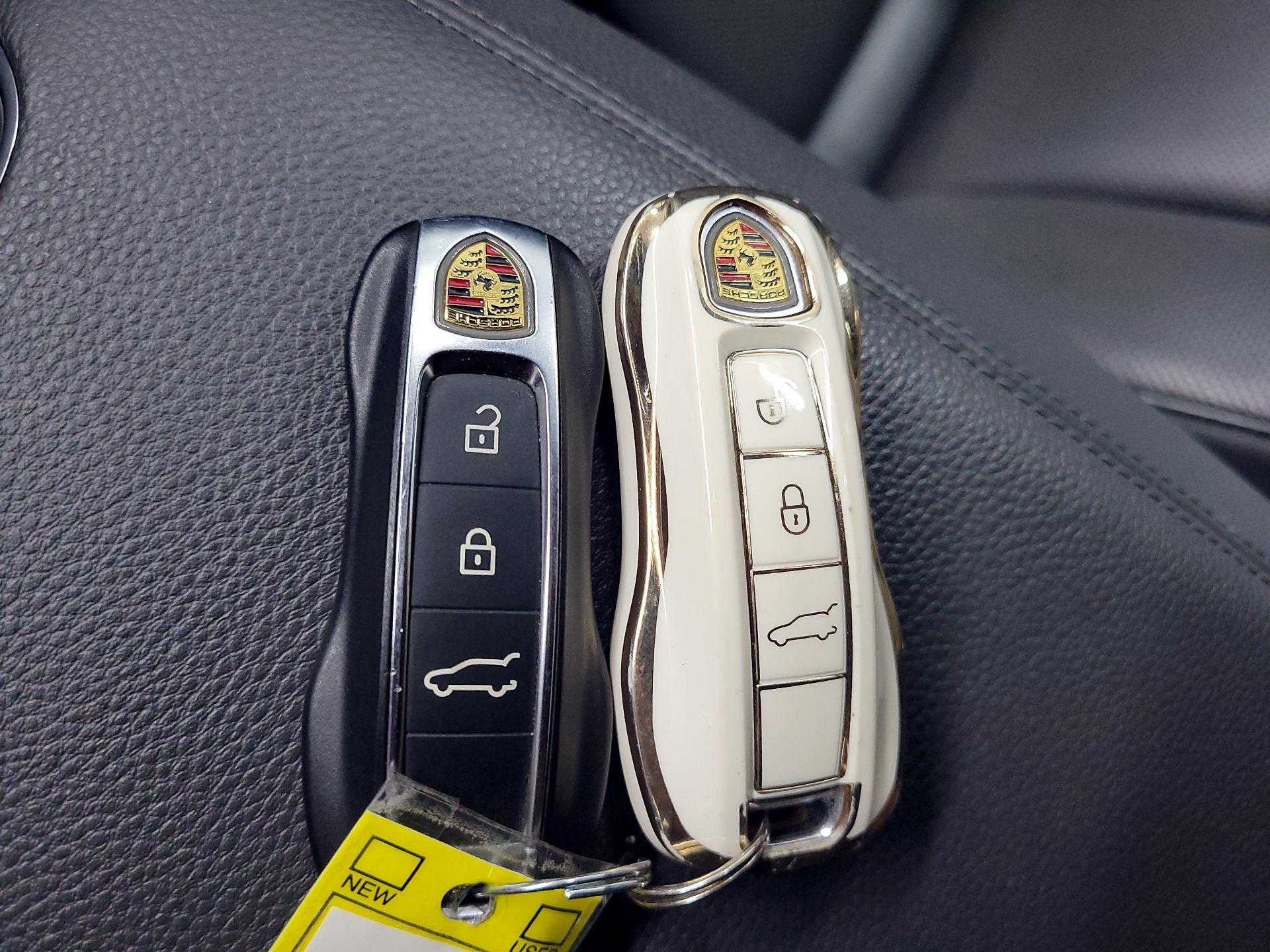 Thumbnail: 2021 Porsche Cayenne - 20