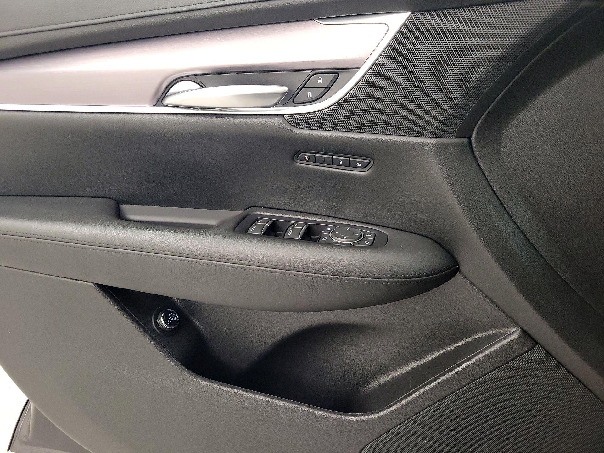 Thumbnail: 2018 Cadillac XT5 - 12