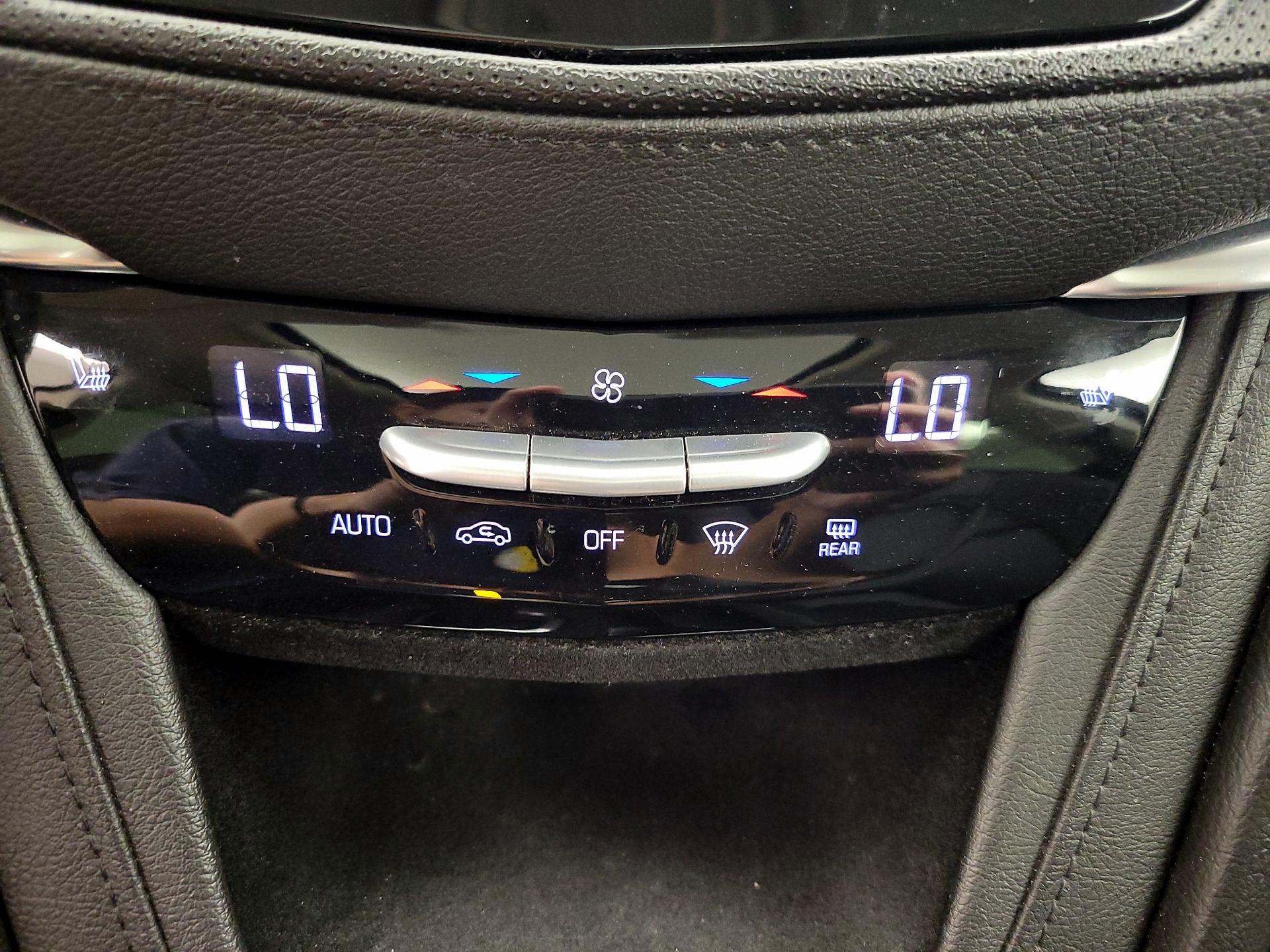 Thumbnail: 2018 Cadillac XT5 - 17