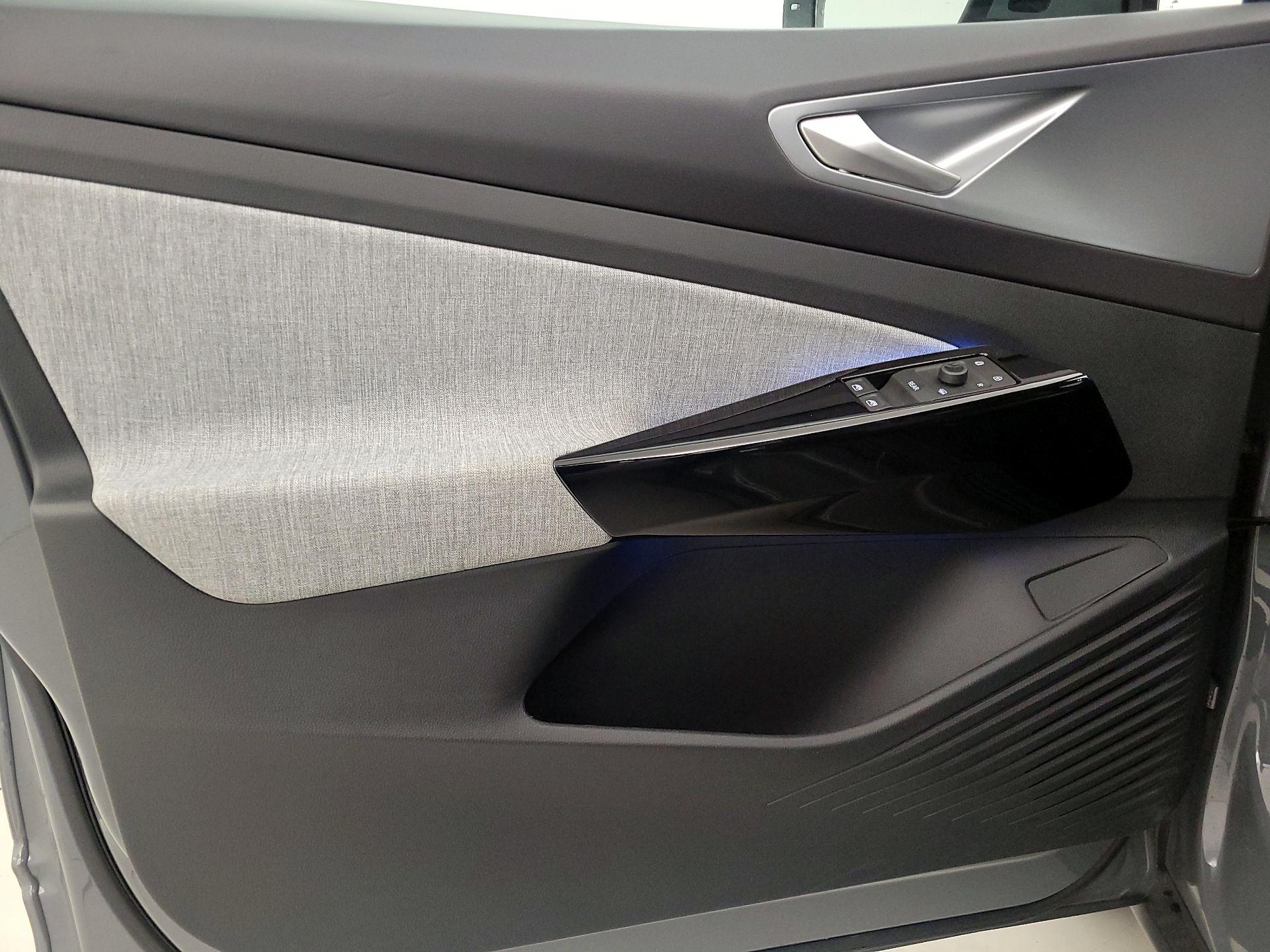 Thumbnail: 2023 Volkswagen ID.4 - 12