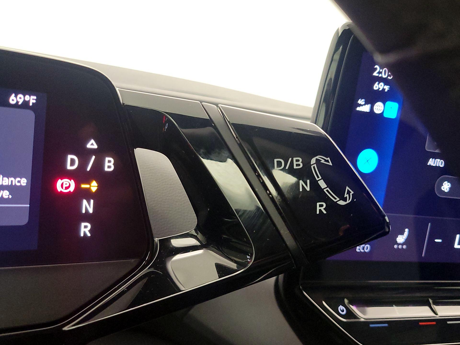 Thumbnail: 2023 Volkswagen ID.4 - 18