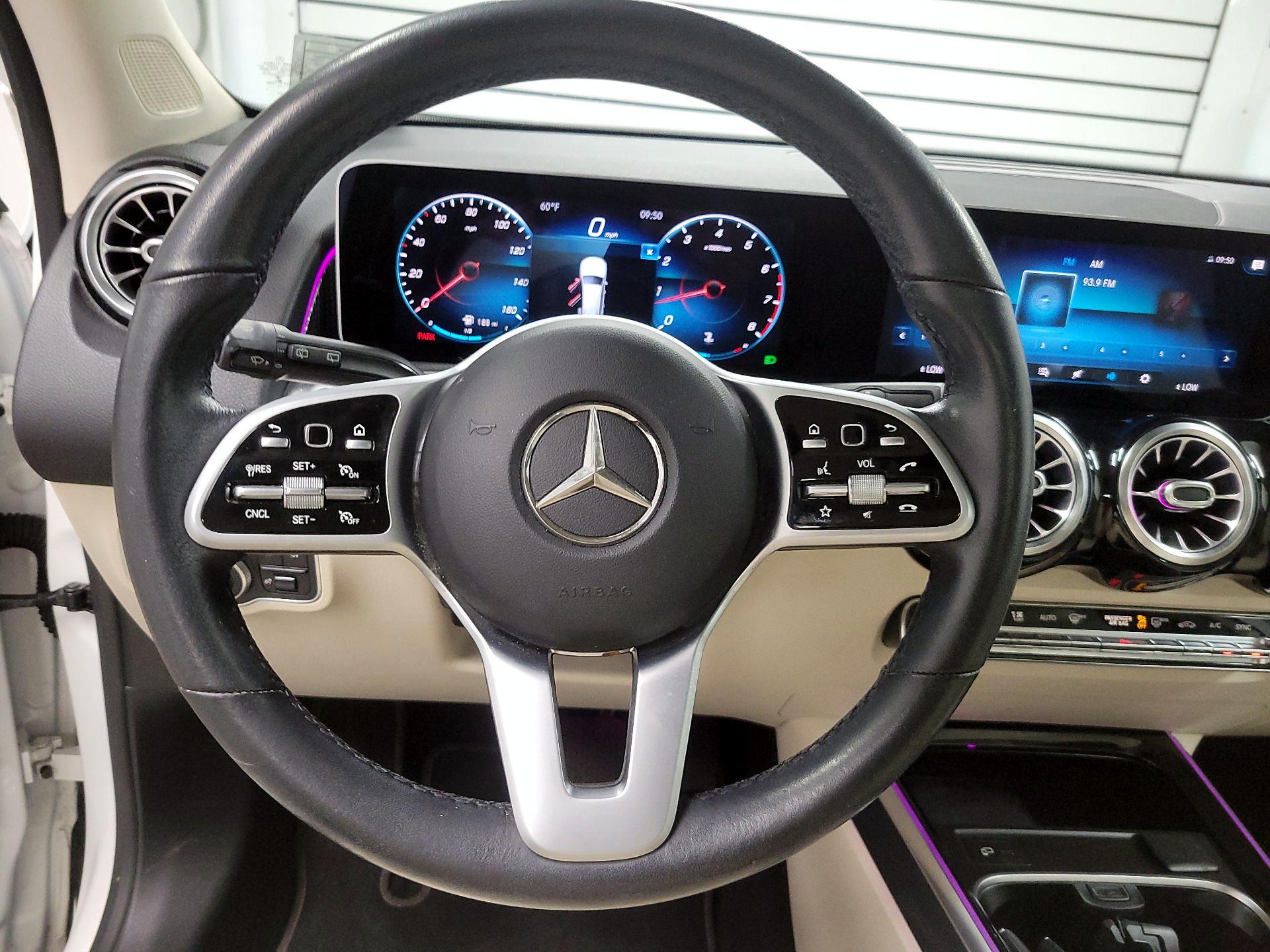 Thumbnail: 2021 Mercedes-Benz GLB - 10