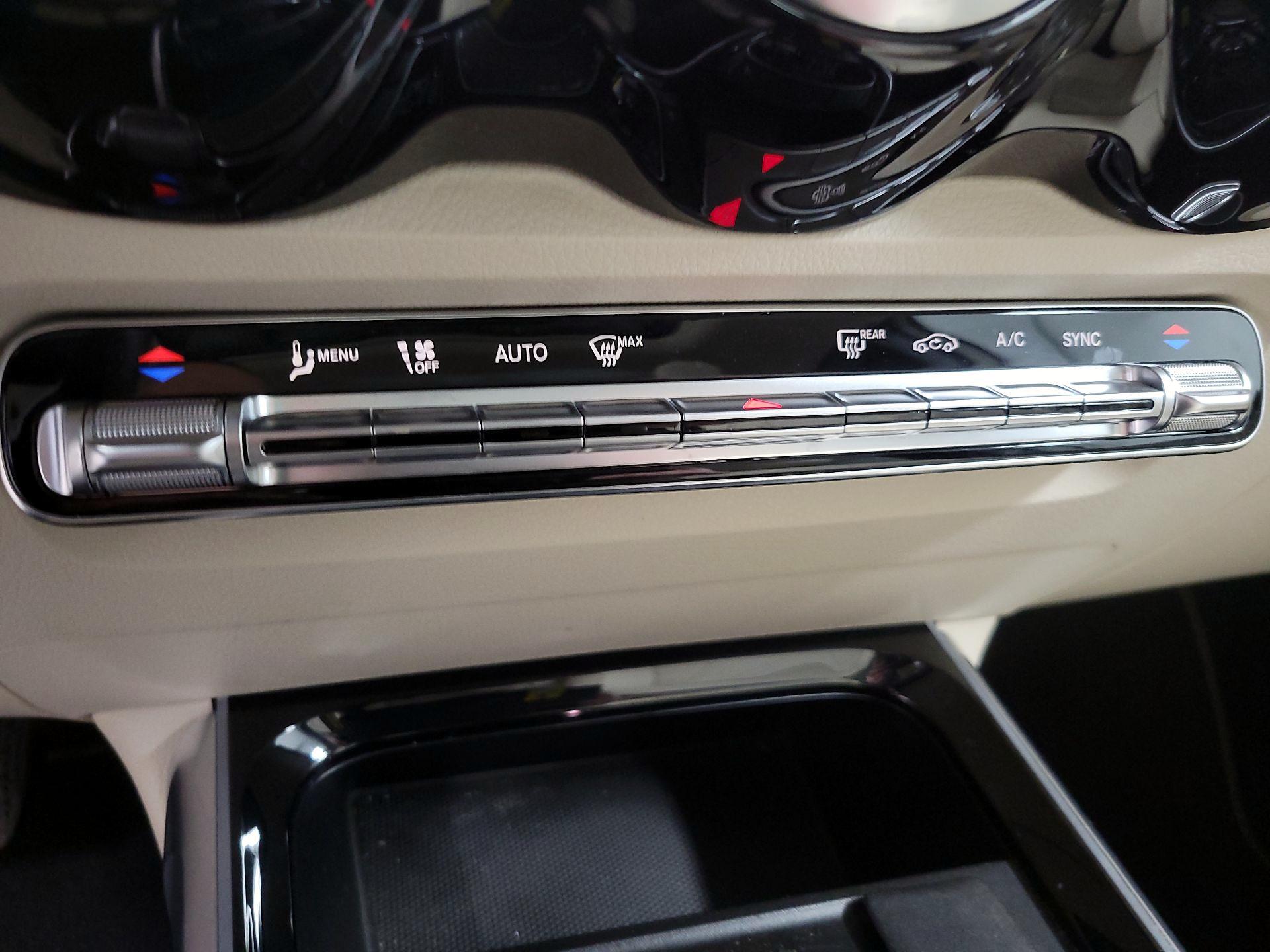 Thumbnail: 2021 Mercedes-Benz GLB - 16