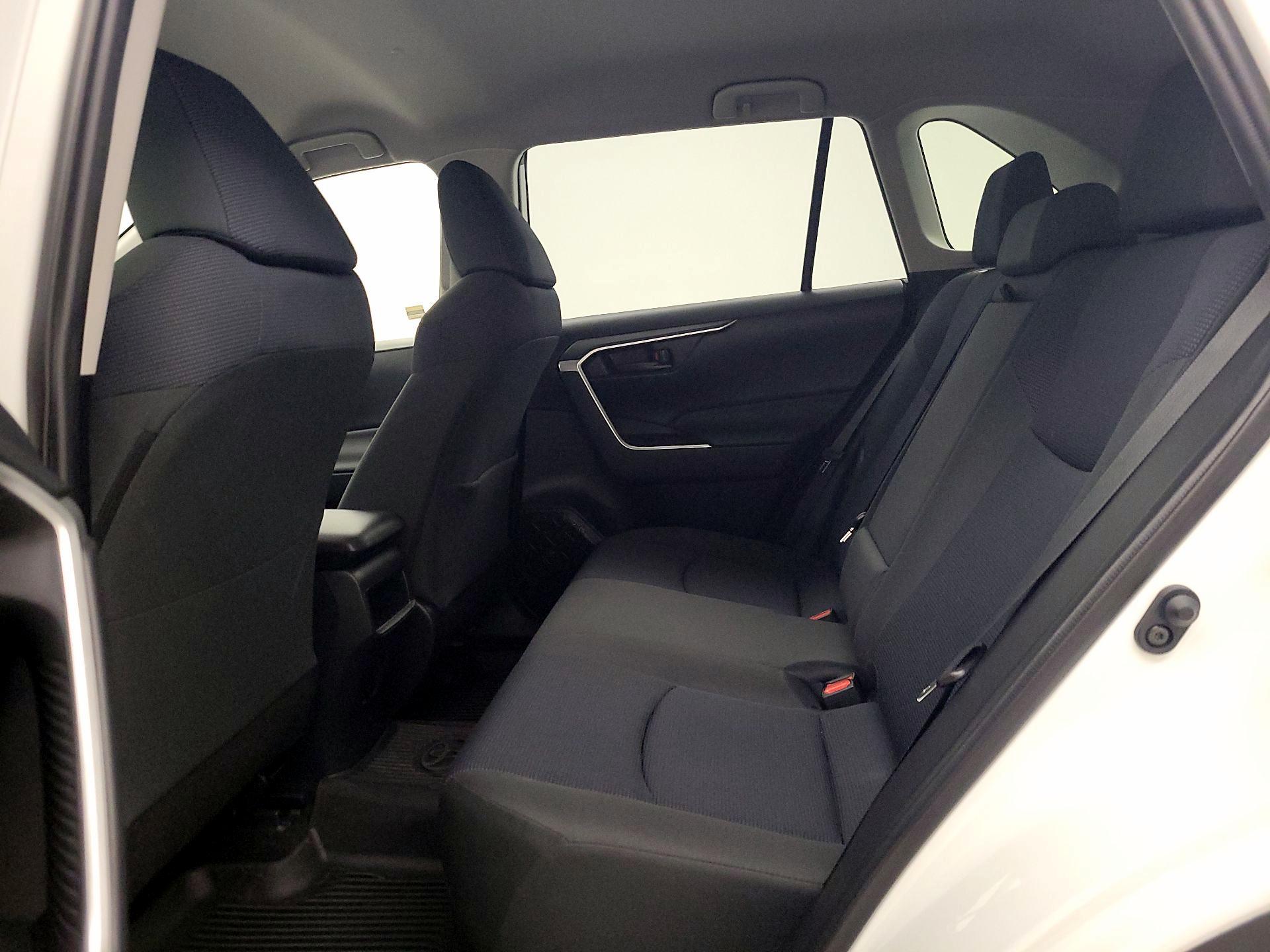 Thumbnail: 2019 Toyota RAV4 - 19