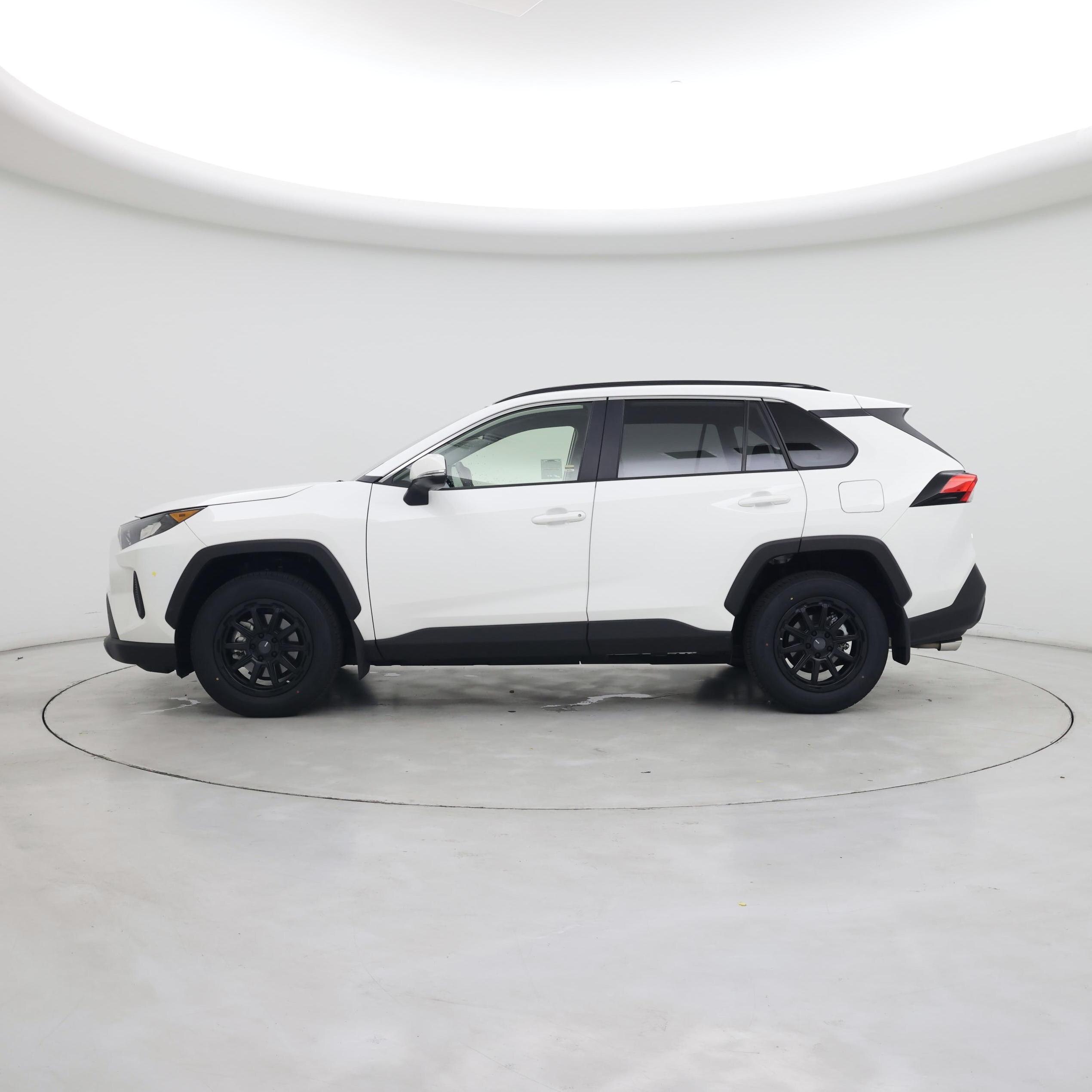 Thumbnail: 2019 Toyota RAV4 - 3