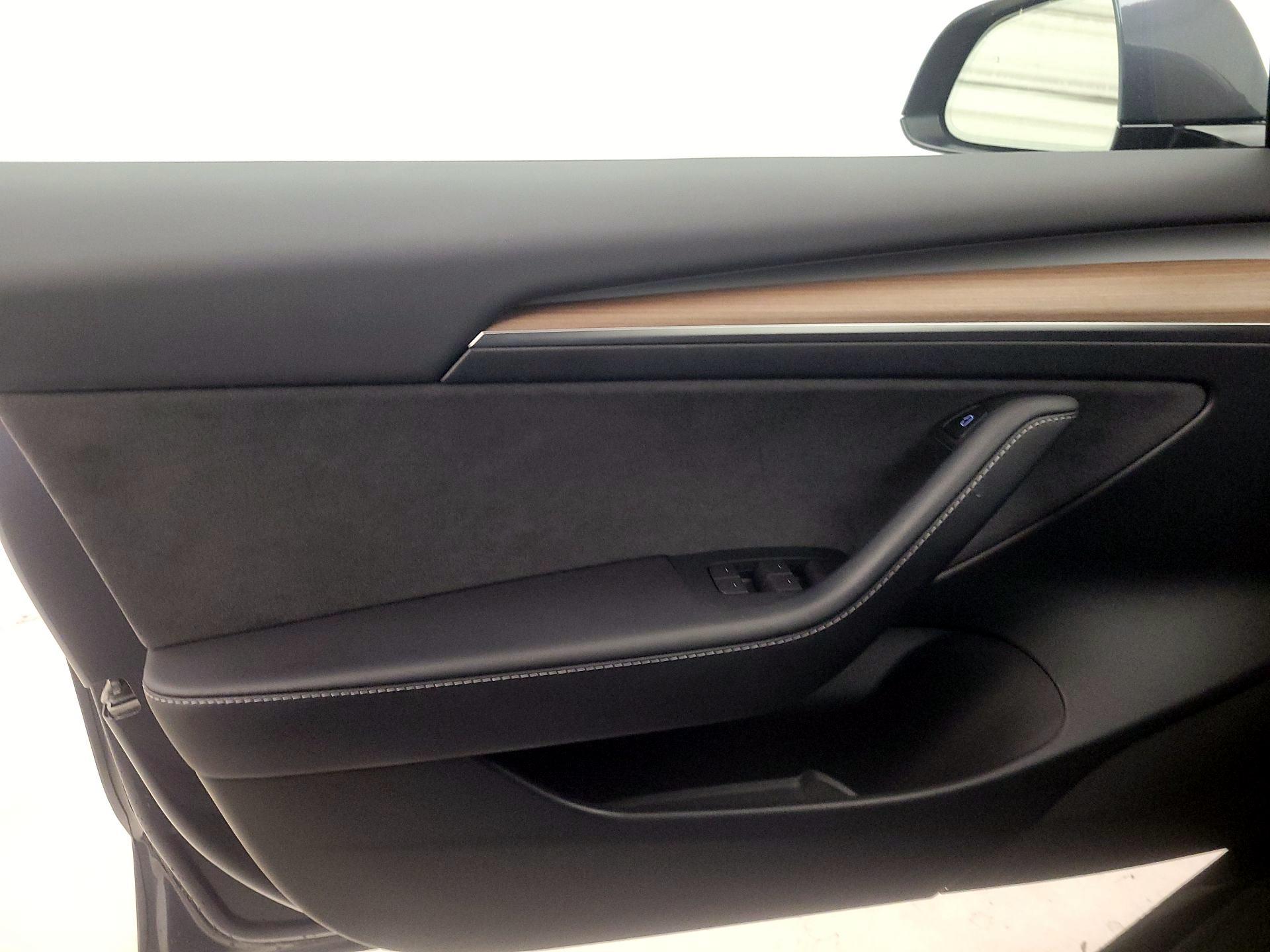 Thumbnail: 2023 Tesla Model 3 - 12