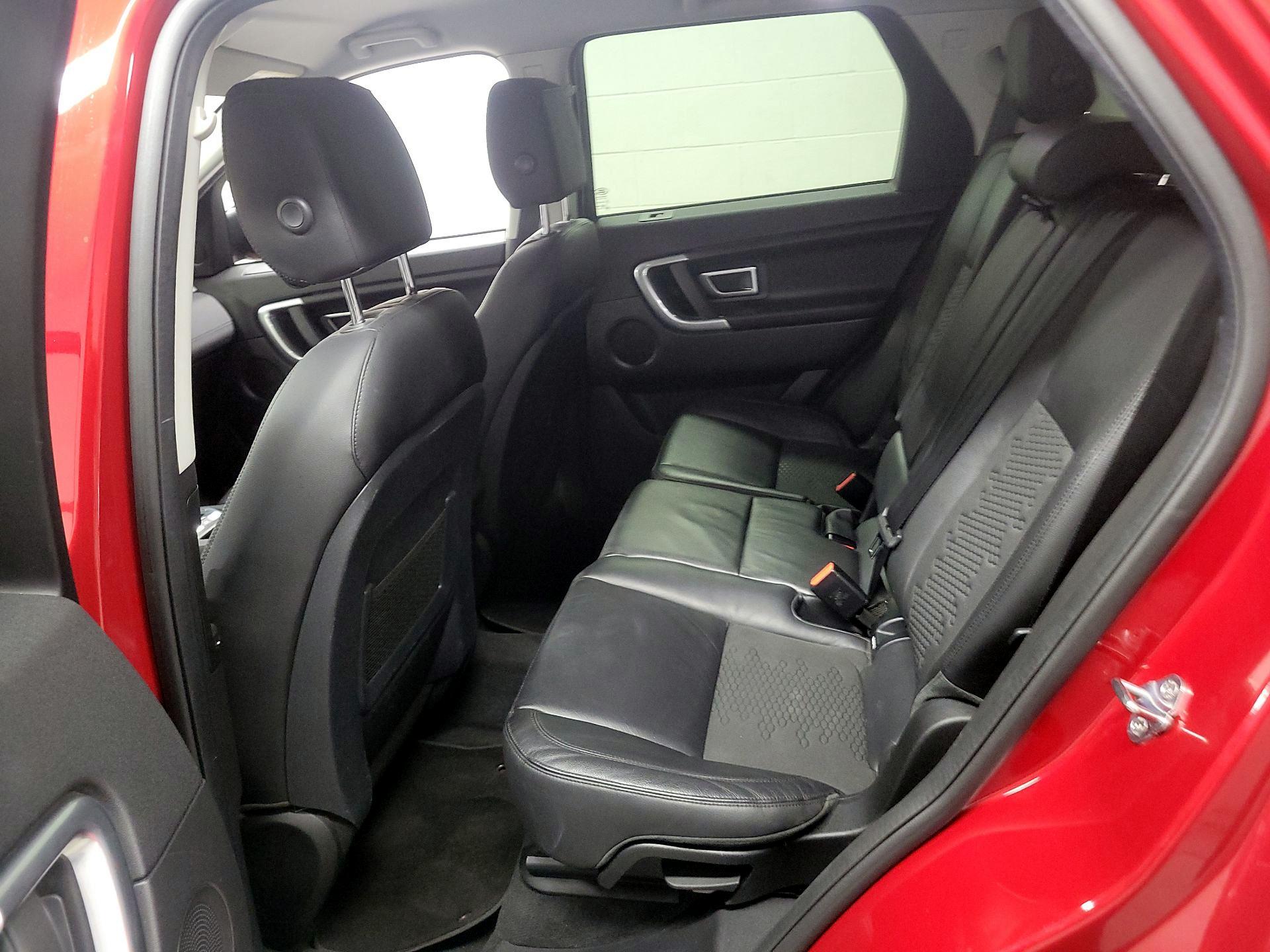 Thumbnail: 2019 Land Rover Discovery Sport - 17