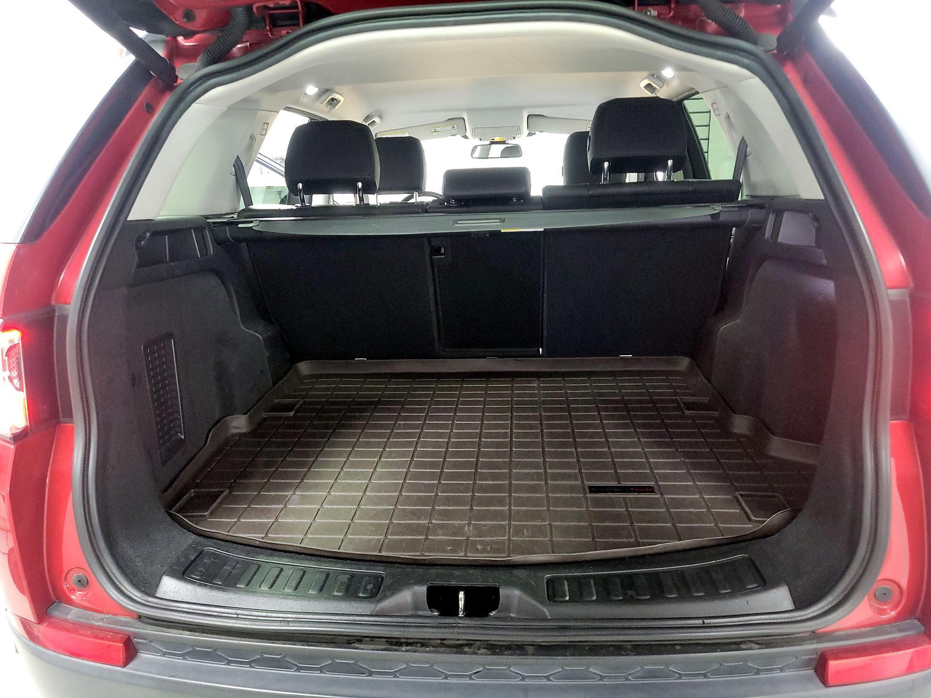 Thumbnail: 2019 Land Rover Discovery Sport - 18