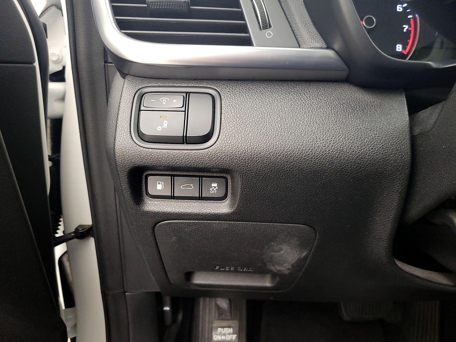 Thumbnail: 2017 Kia Optima - 13