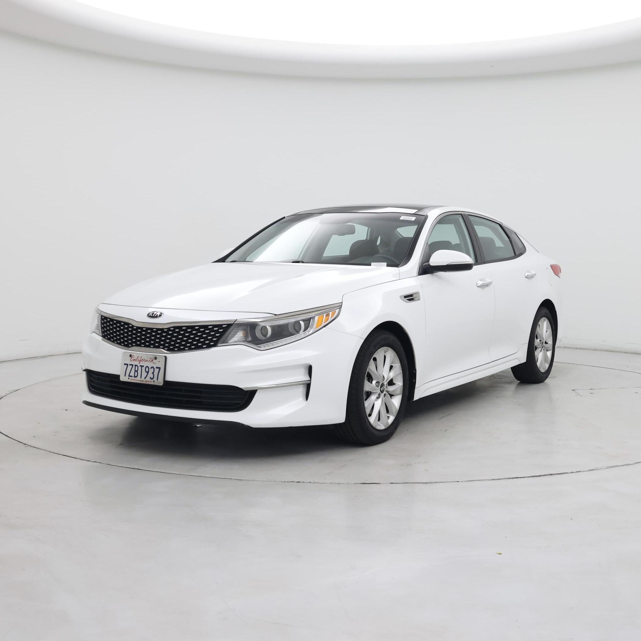 Thumbnail: 2017 Kia Optima - 4
