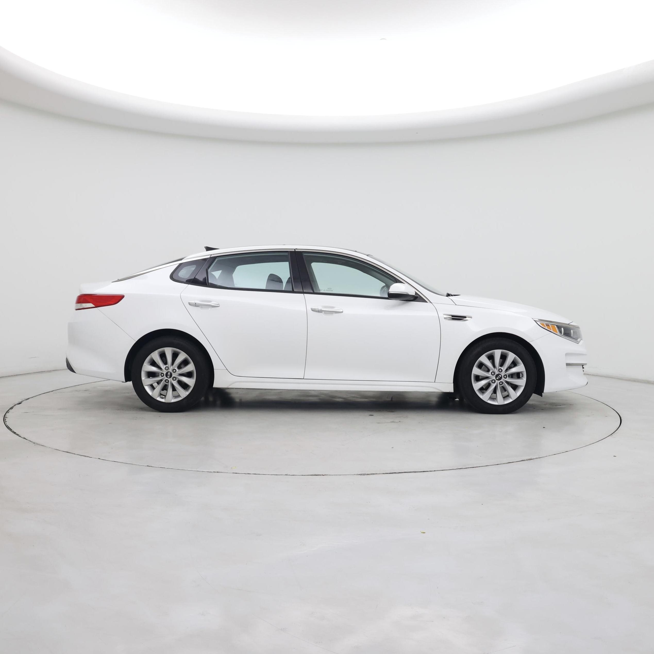 Thumbnail: 2017 Kia Optima - 7