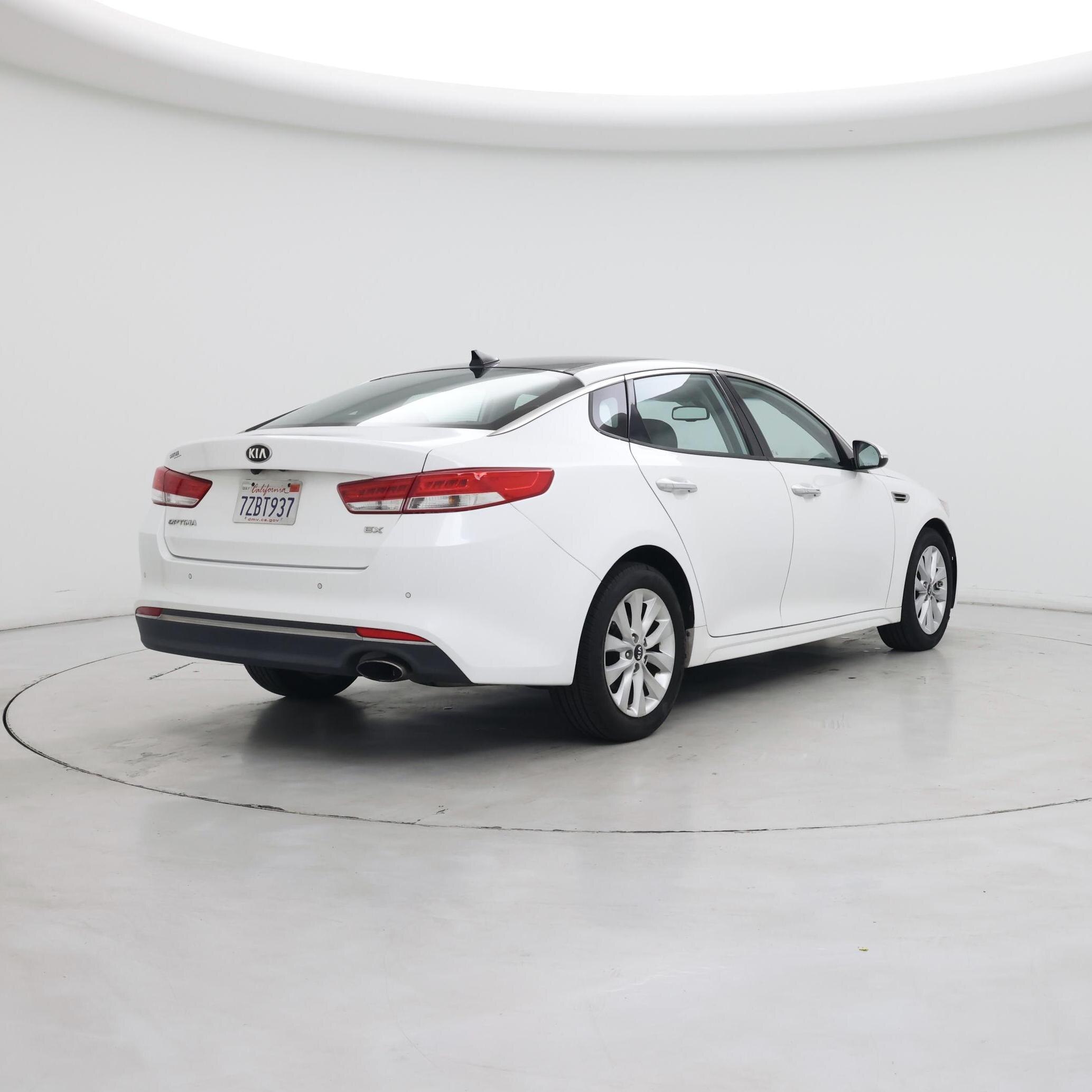 Thumbnail: 2017 Kia Optima - 8