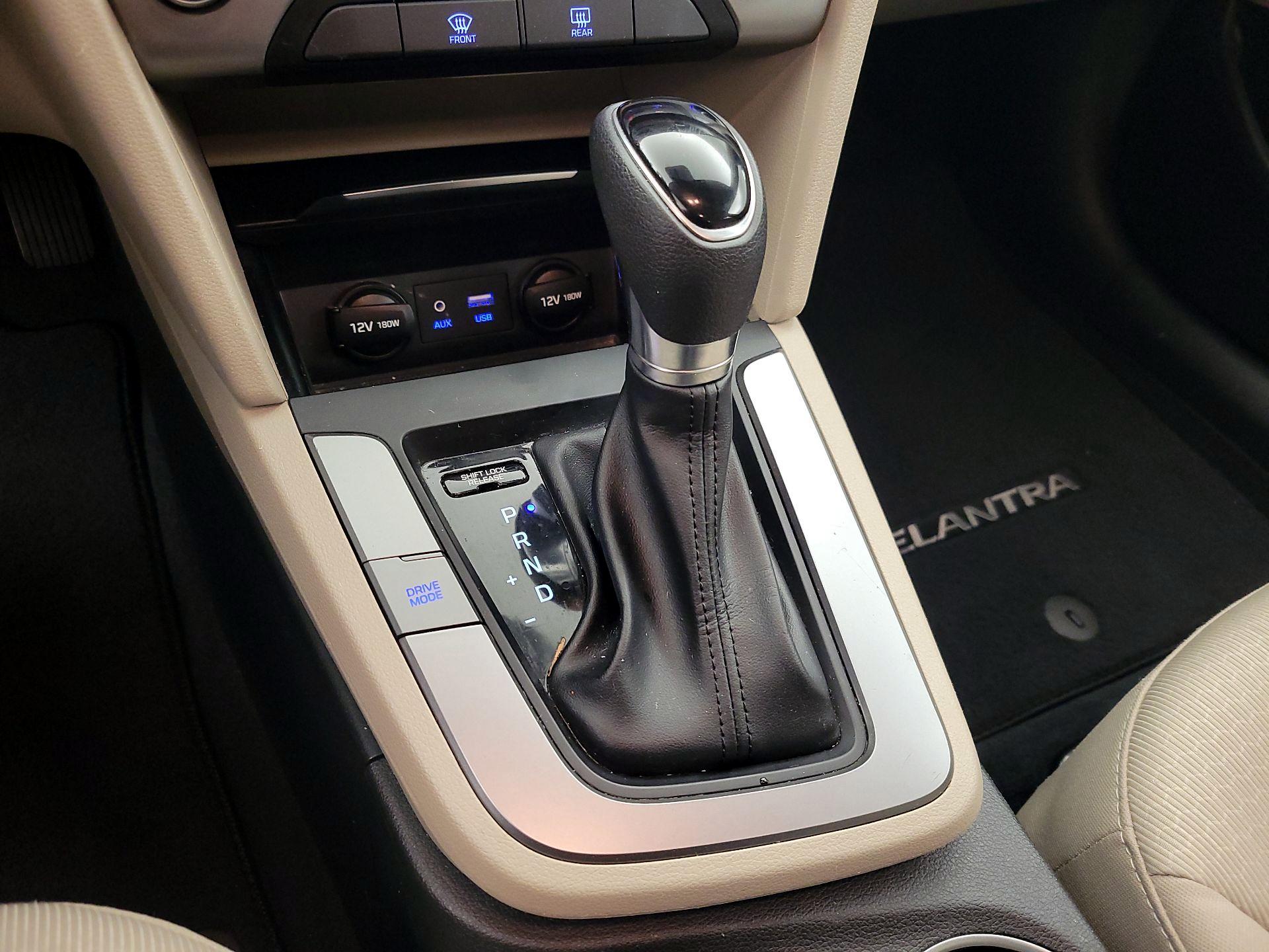 Thumbnail: 2018 Hyundai Elantra - 16