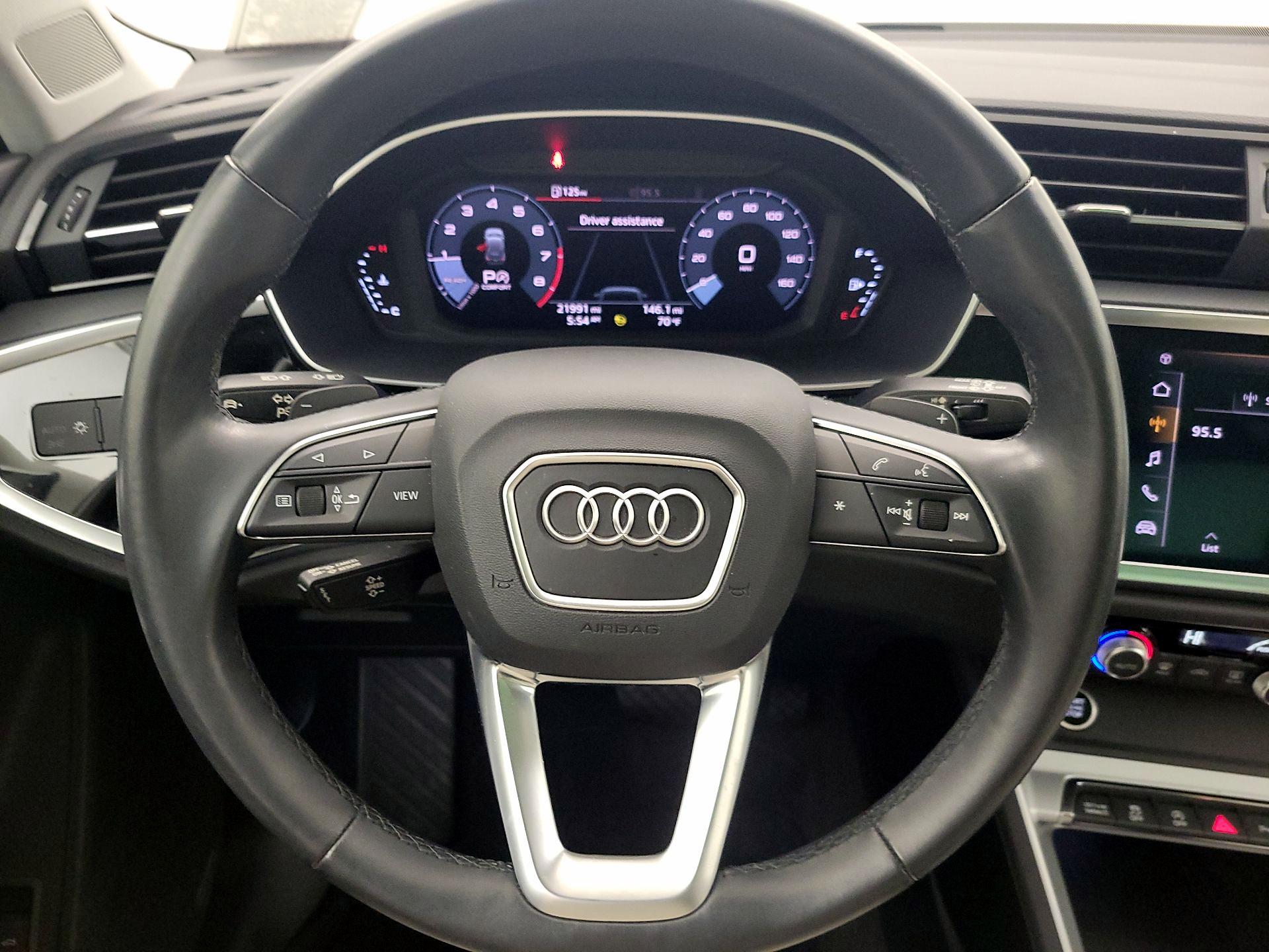 Thumbnail: 2021 Audi Q3 - 10