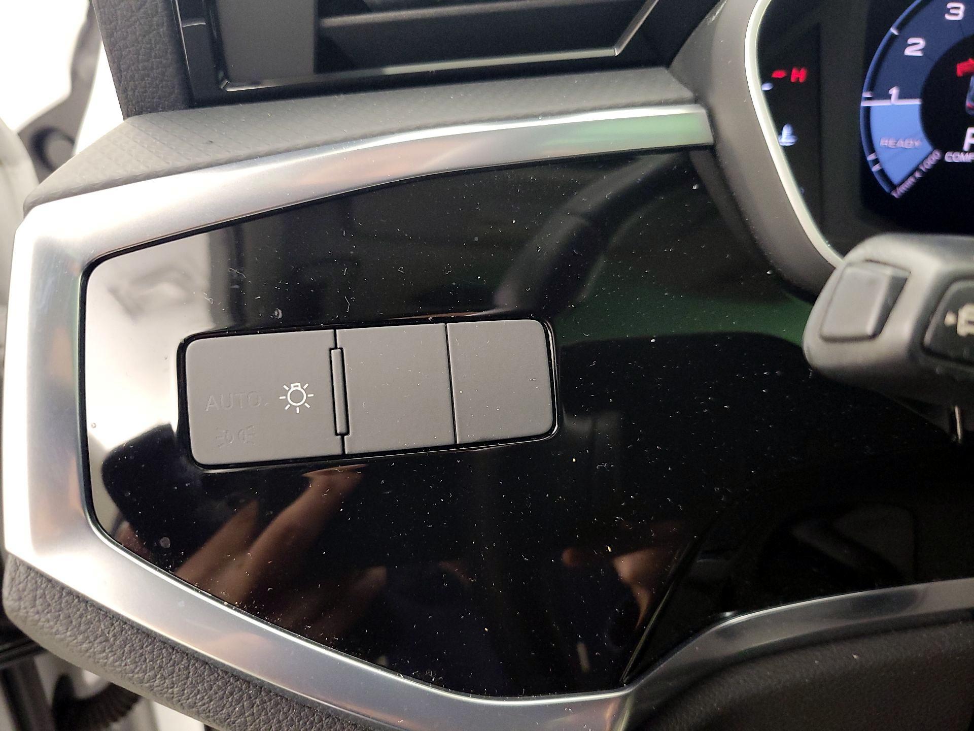 Thumbnail: 2021 Audi Q3 - 13