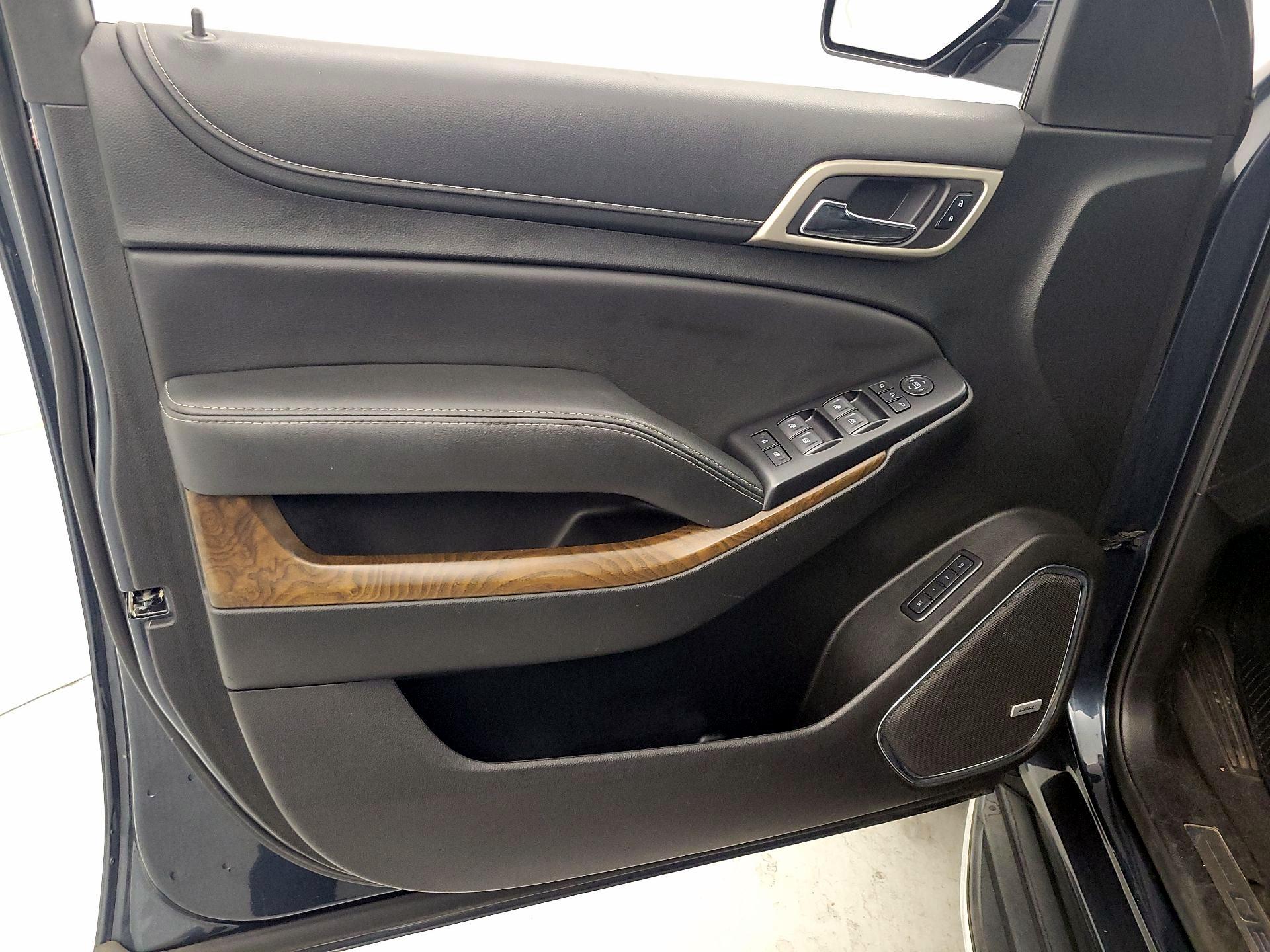 Thumbnail: 2019 GMC Yukon XL - 12