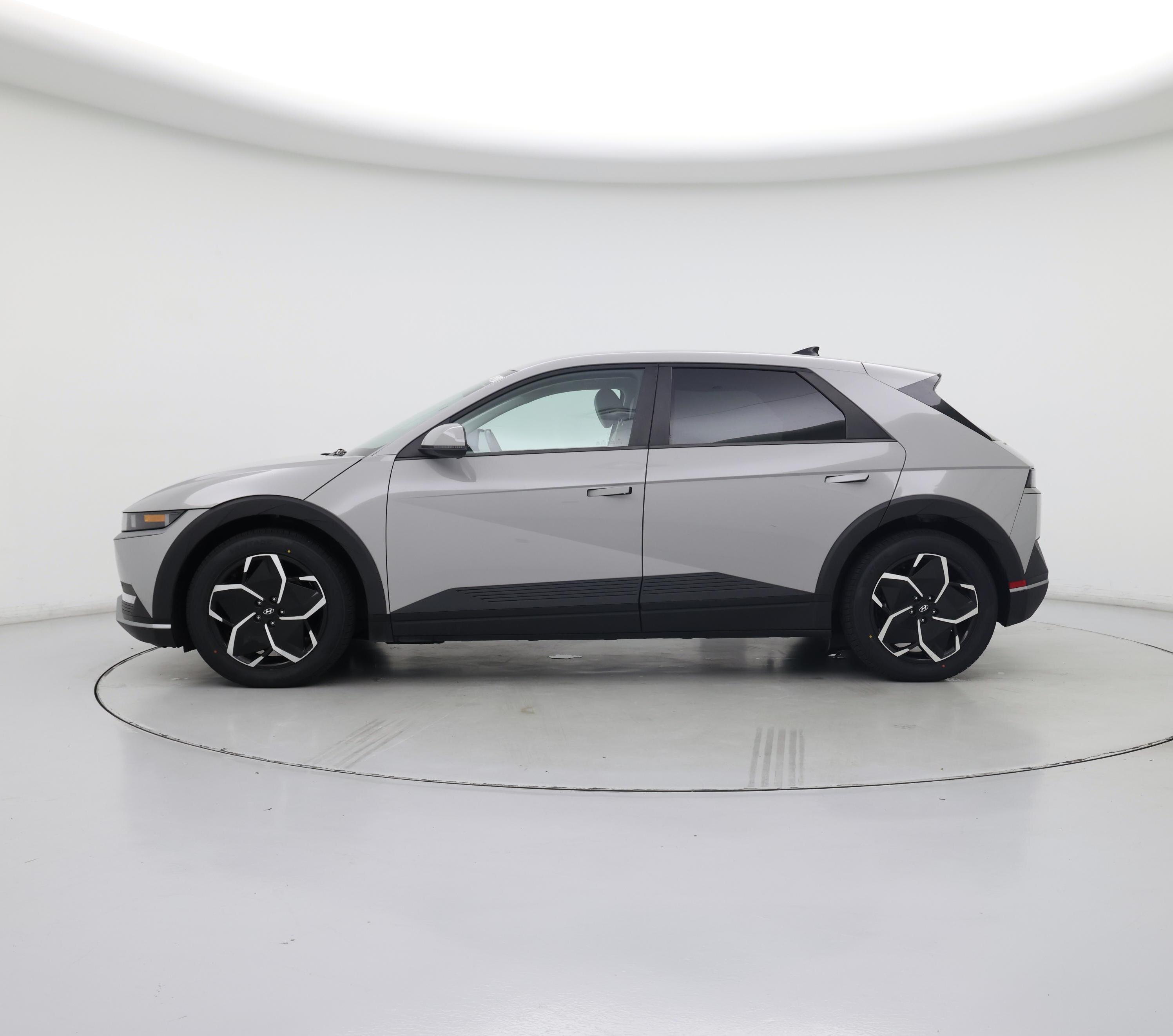 Thumbnail: 2023 Hyundai Ioniq 5 - 3