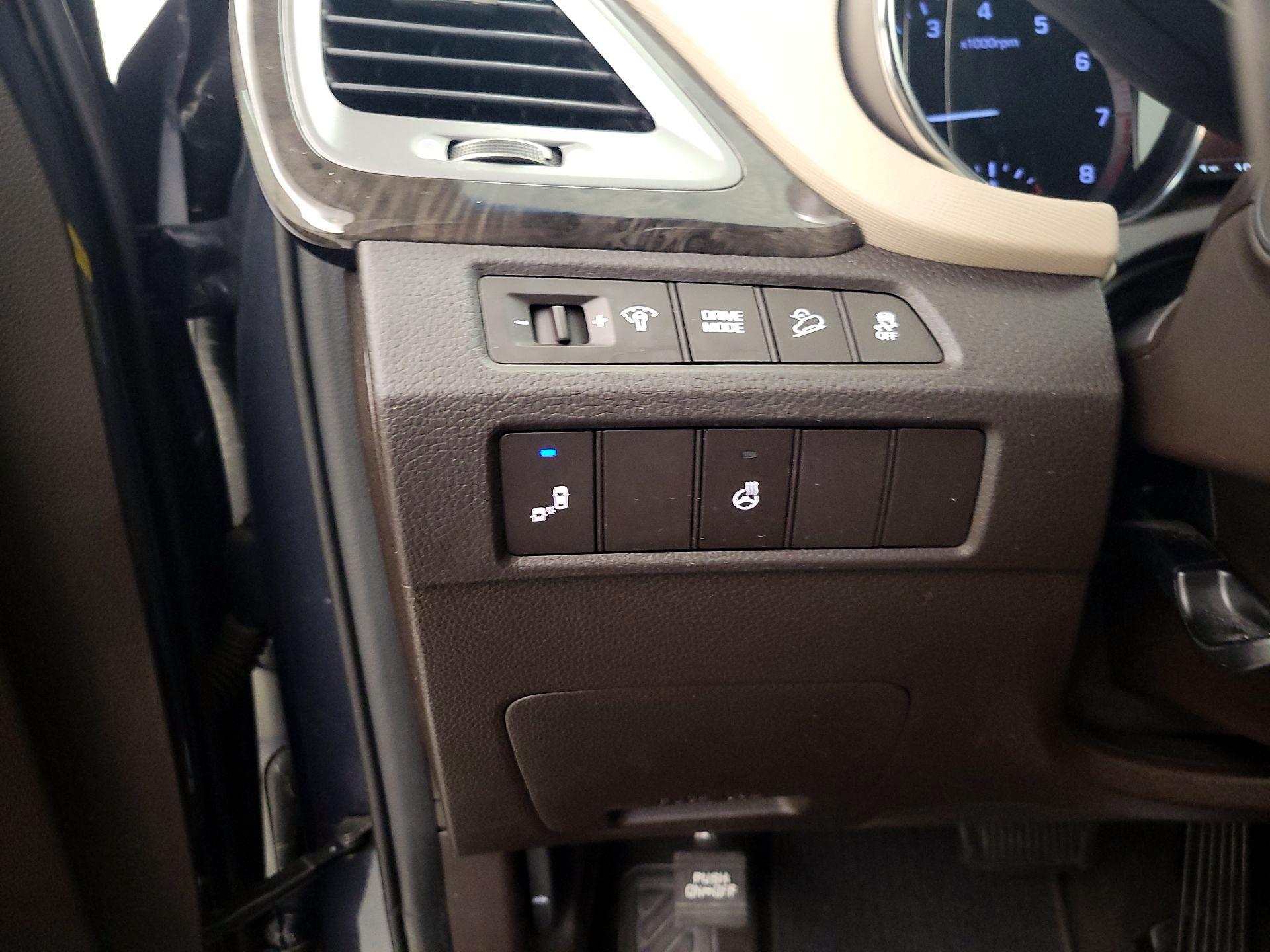 Thumbnail: 2017 Hyundai Santa Fe - 13