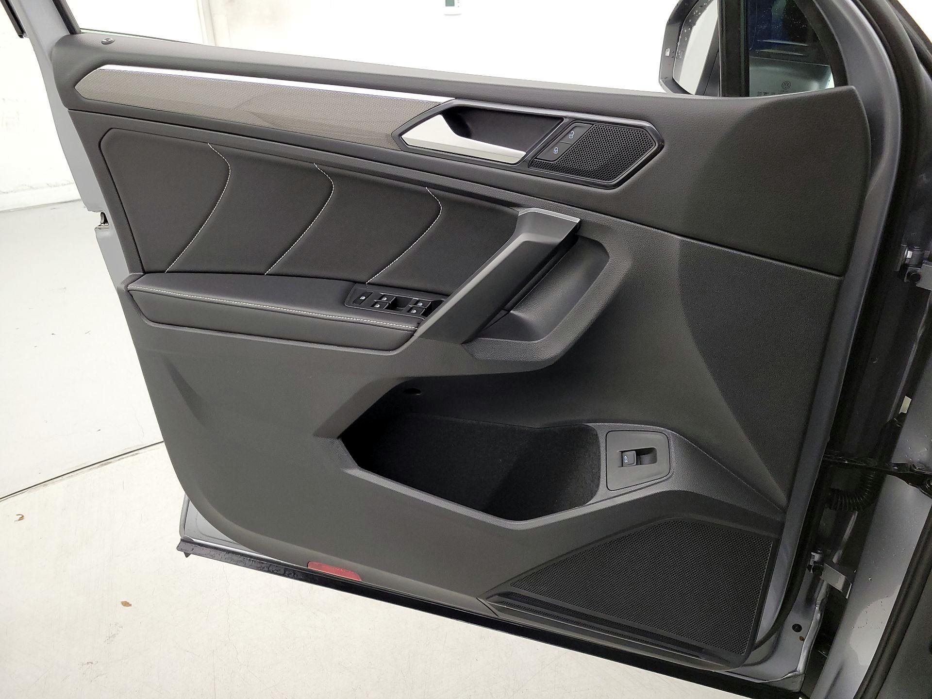 Thumbnail: 2024 Volkswagen Tiguan - 12