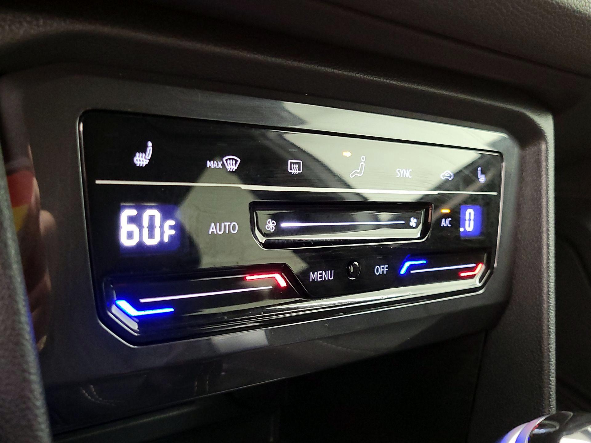 Thumbnail: 2024 Volkswagen Tiguan - 16