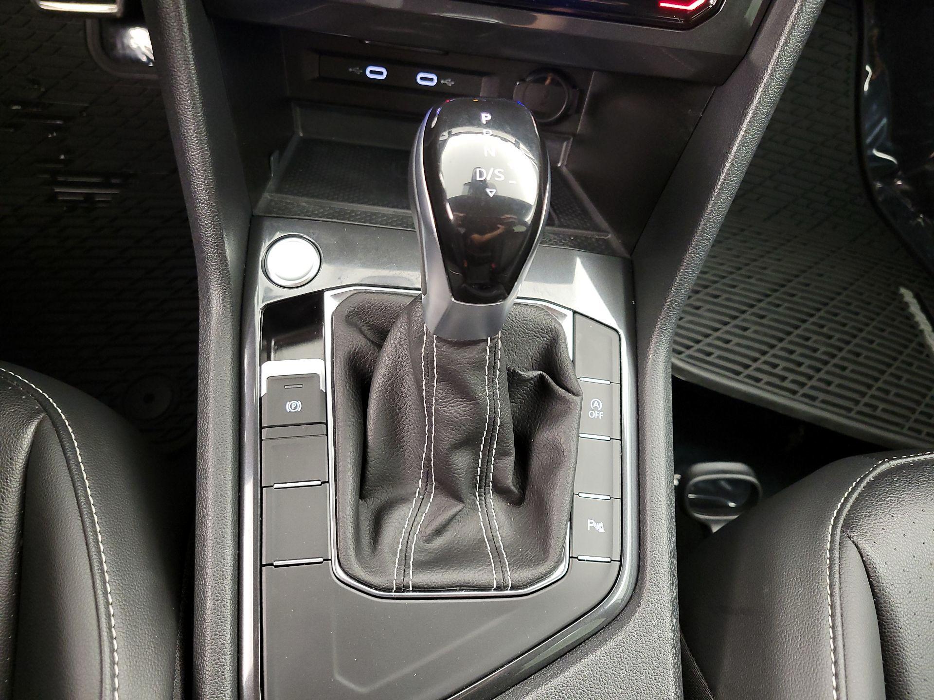 Thumbnail: 2024 Volkswagen Tiguan - 17