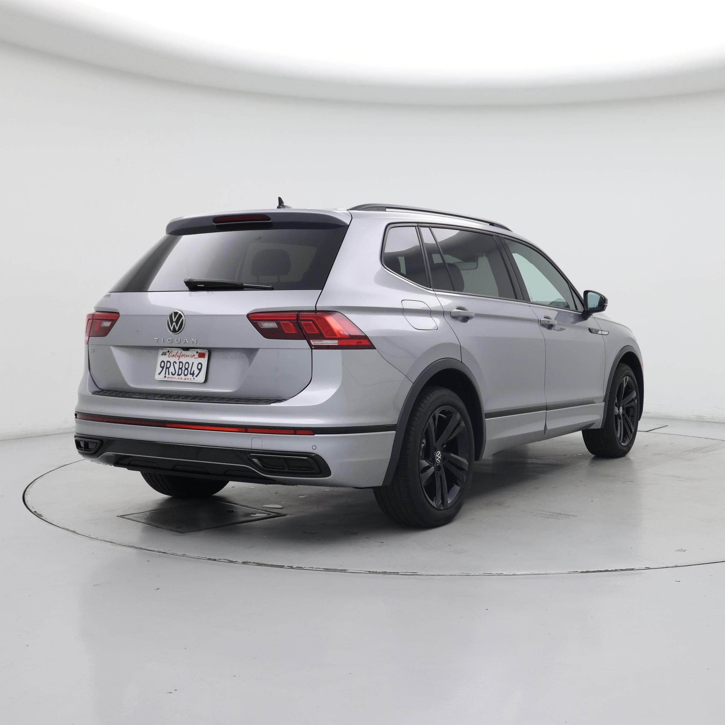 Thumbnail: 2024 Volkswagen Tiguan - 8