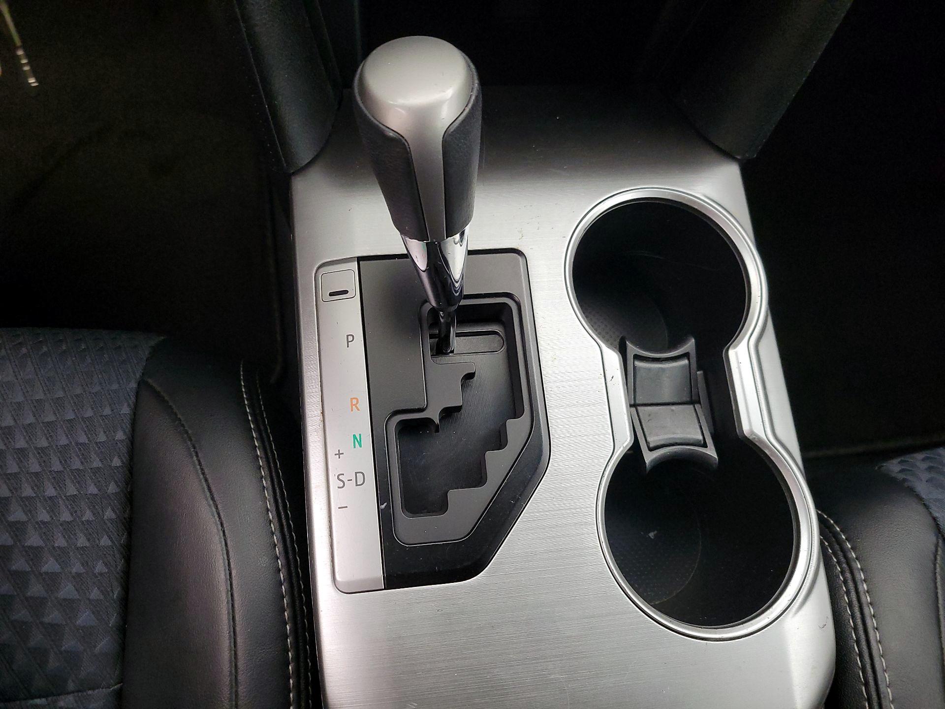 Thumbnail: 2014 Toyota Camry - 15