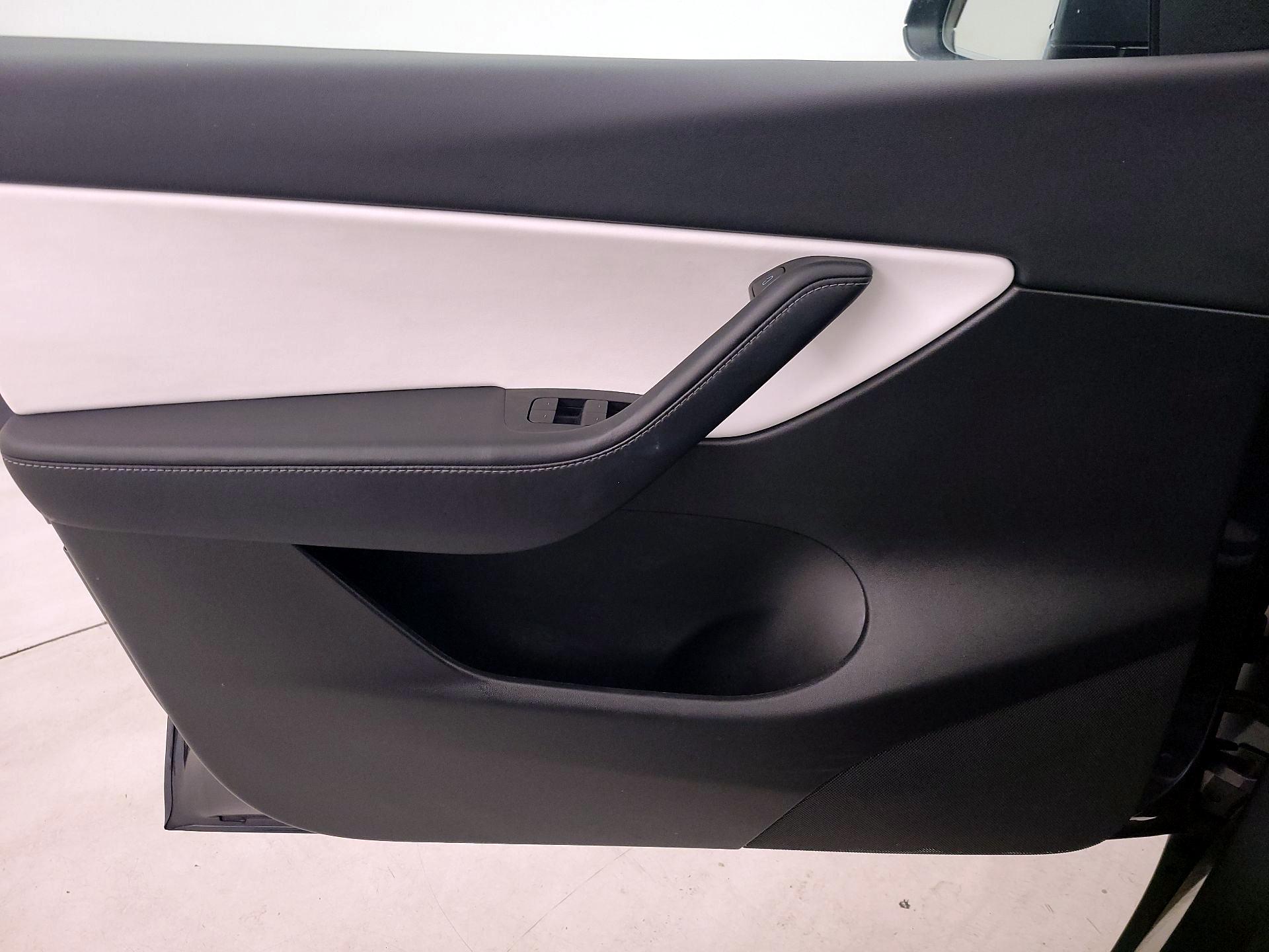 Thumbnail: 2022 Tesla Model Y - 12