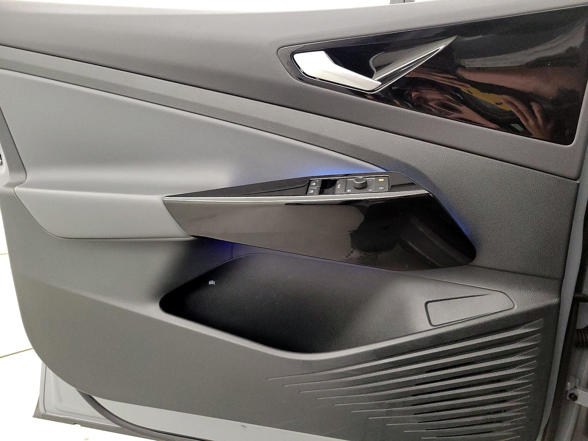 Thumbnail: 2022 Volkswagen ID.4 - 12