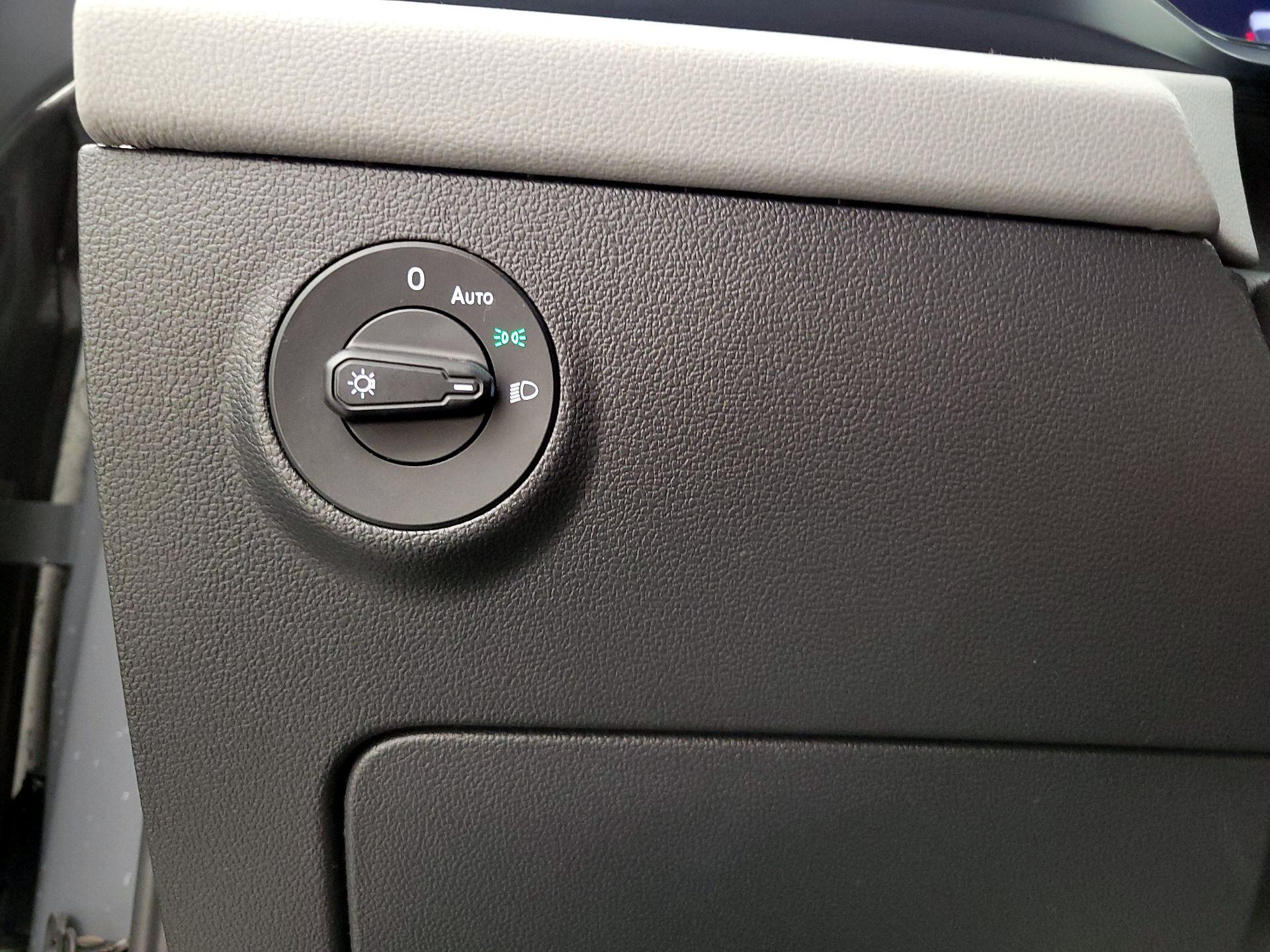 Thumbnail: 2022 Volkswagen Taos - 13